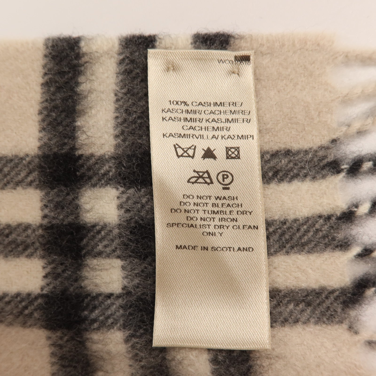 BURBERRY 羊絨Scarf 132x31cm圍巾