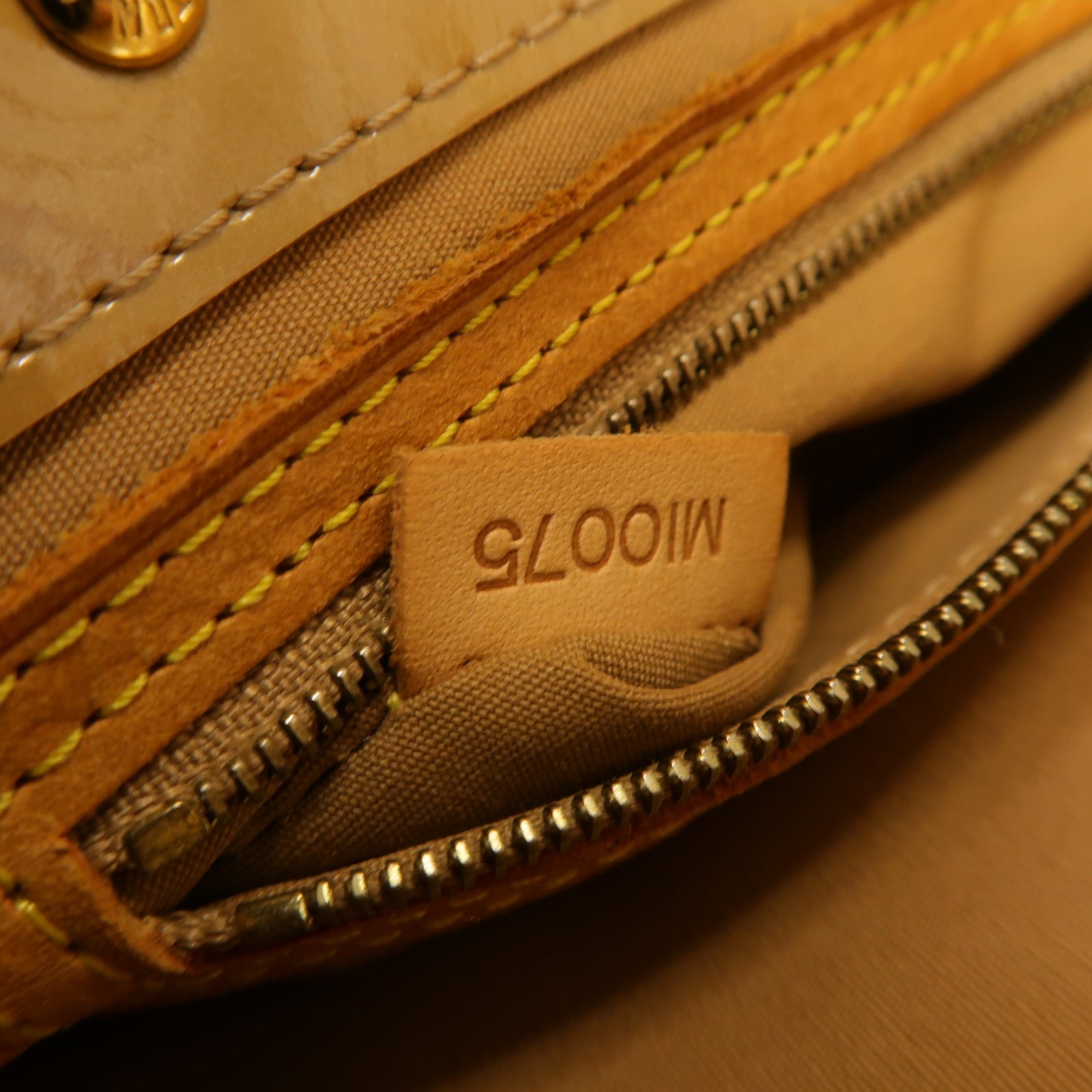 LOUIS VUITTON 【激減優惠】Monogram Vernis Reade PM銀扣手挽袋棕色
