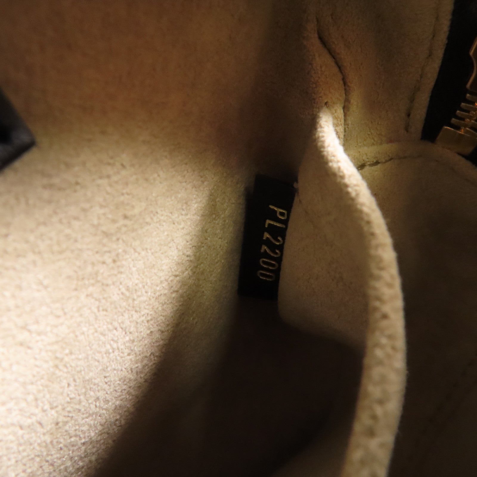 LOUIS VUITTON Monogram Giant Boite Chapeau金扣肩背袋