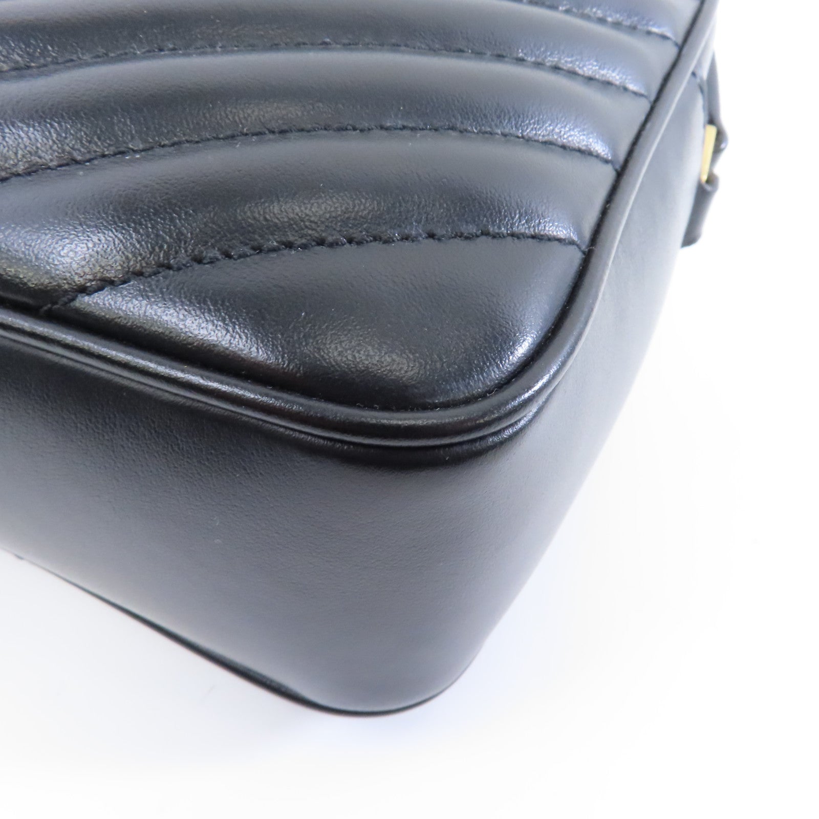 SAINT LAURENT 牛皮皮革Lou Camera Bag金扣肩背袋黑色