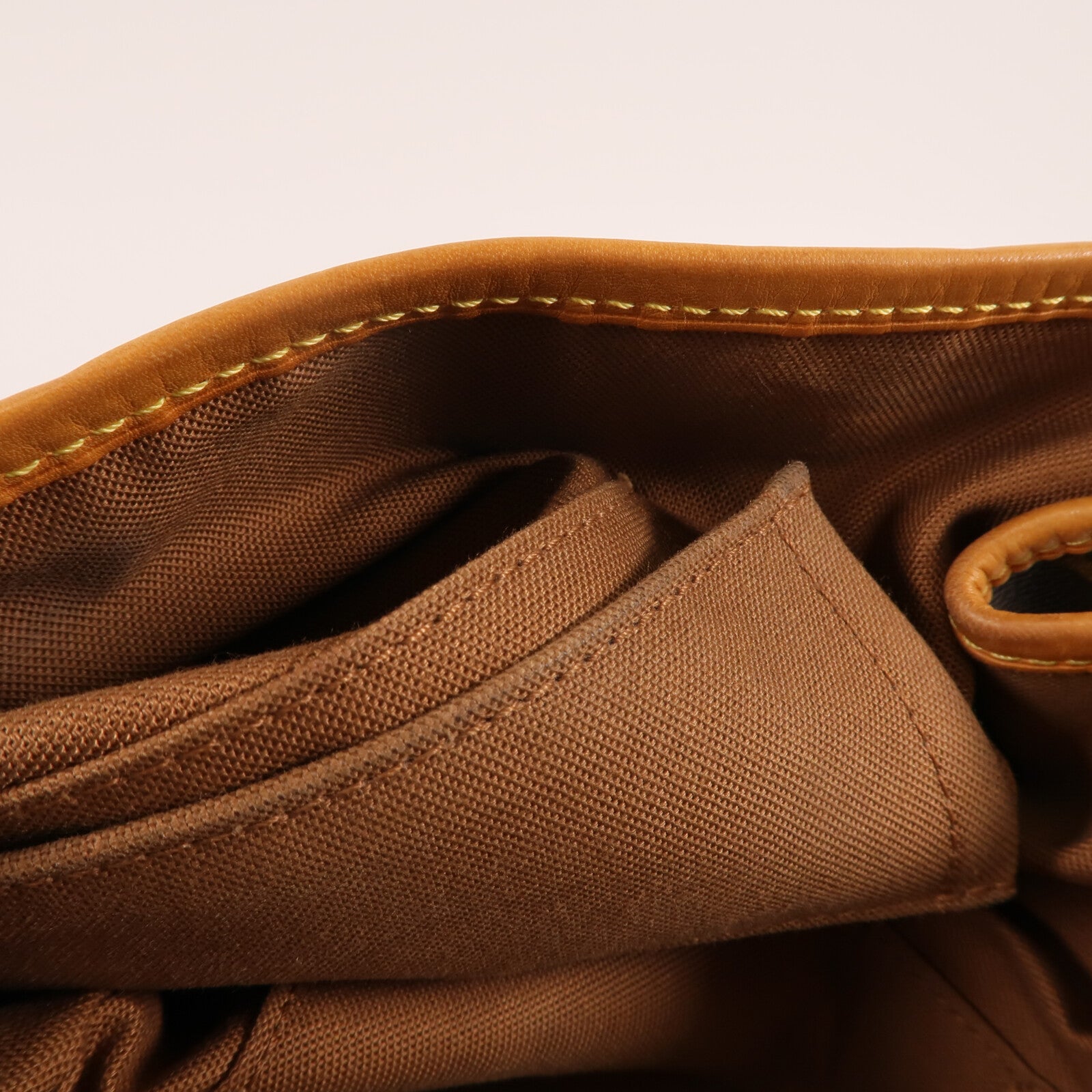 LOUIS VUITTON Monogram Batignolles Vertical金扣手挽袋