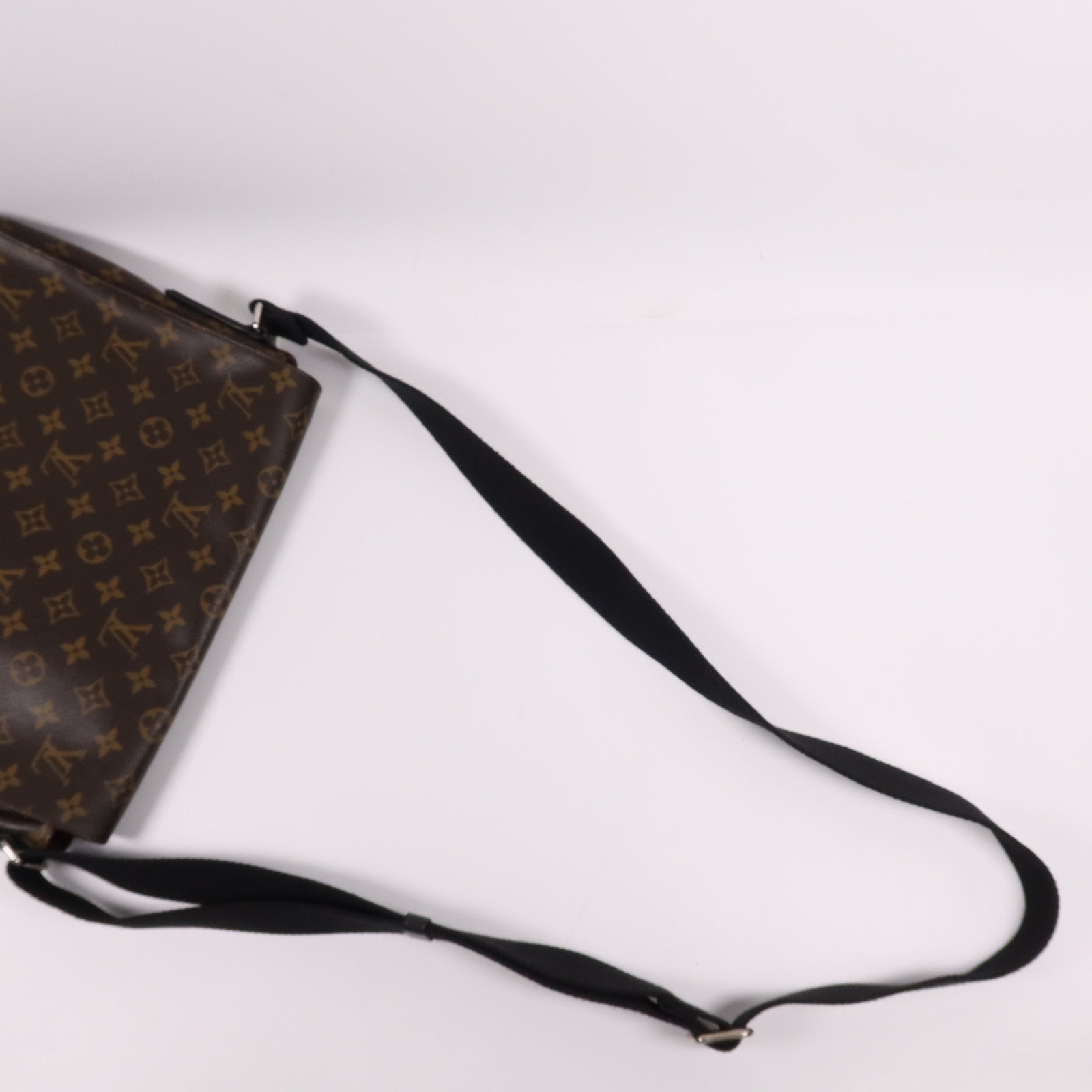 LOUIS VUITTON Monogram Macassar Distrist MM銀扣肩背袋