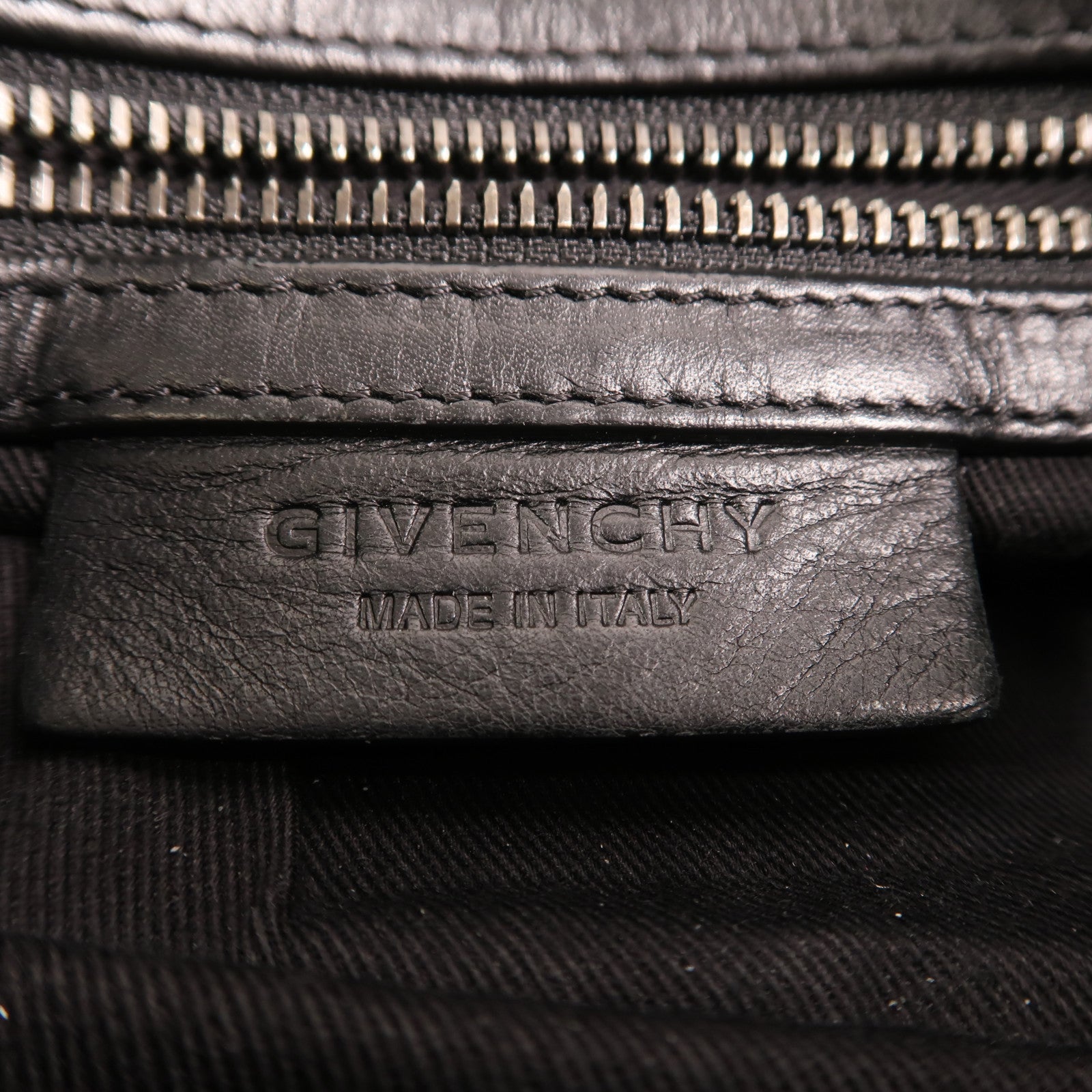 GIVENCHY 牛皮皮革Pandora金扣肩背袋