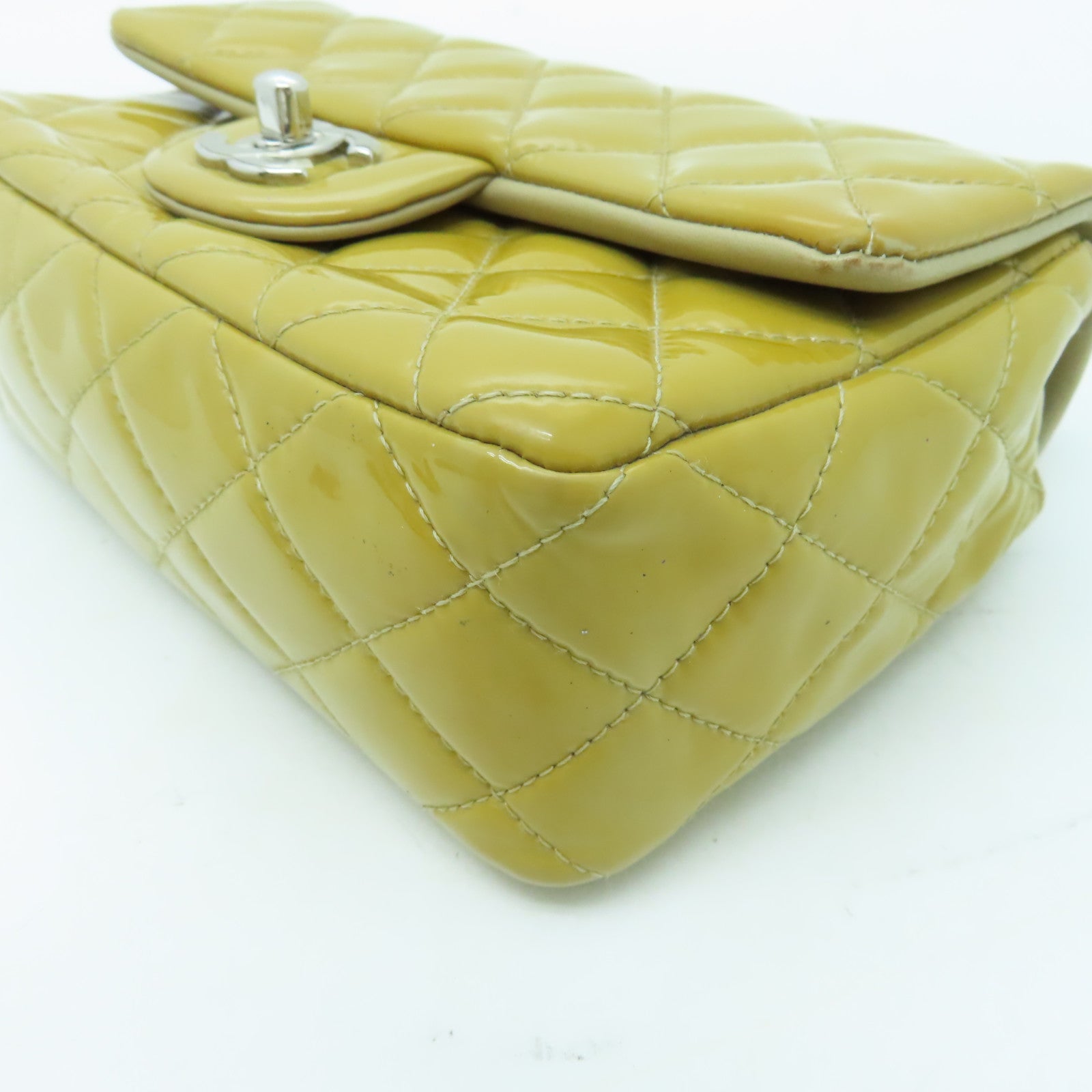 CHANEL 【清倉大減價】菱格漆皮皮革Classic 20cm銀扣鏈帶肩背袋黃色
