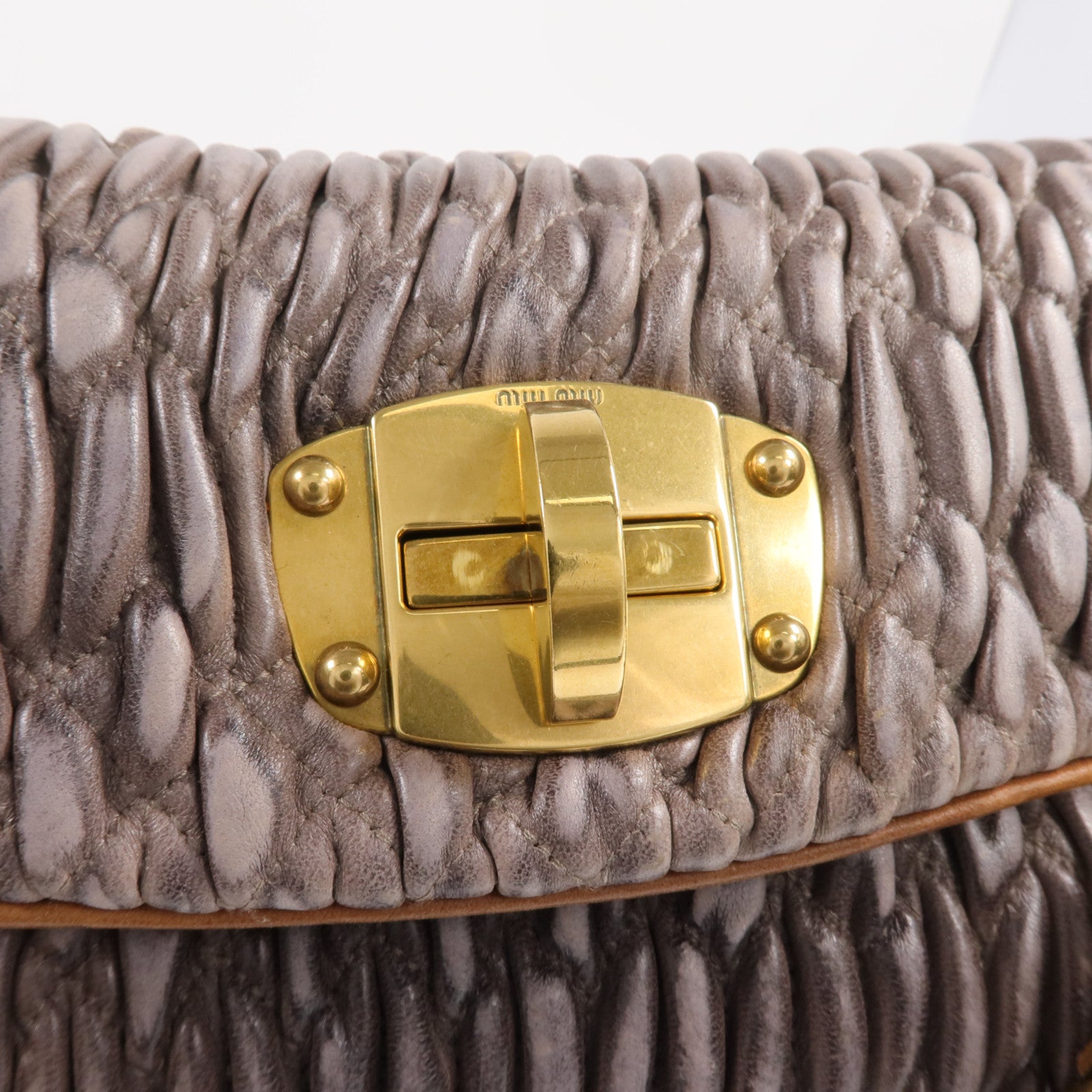 Miu Miu 羊皮皮革Sholder Bag 金扣肩背袋