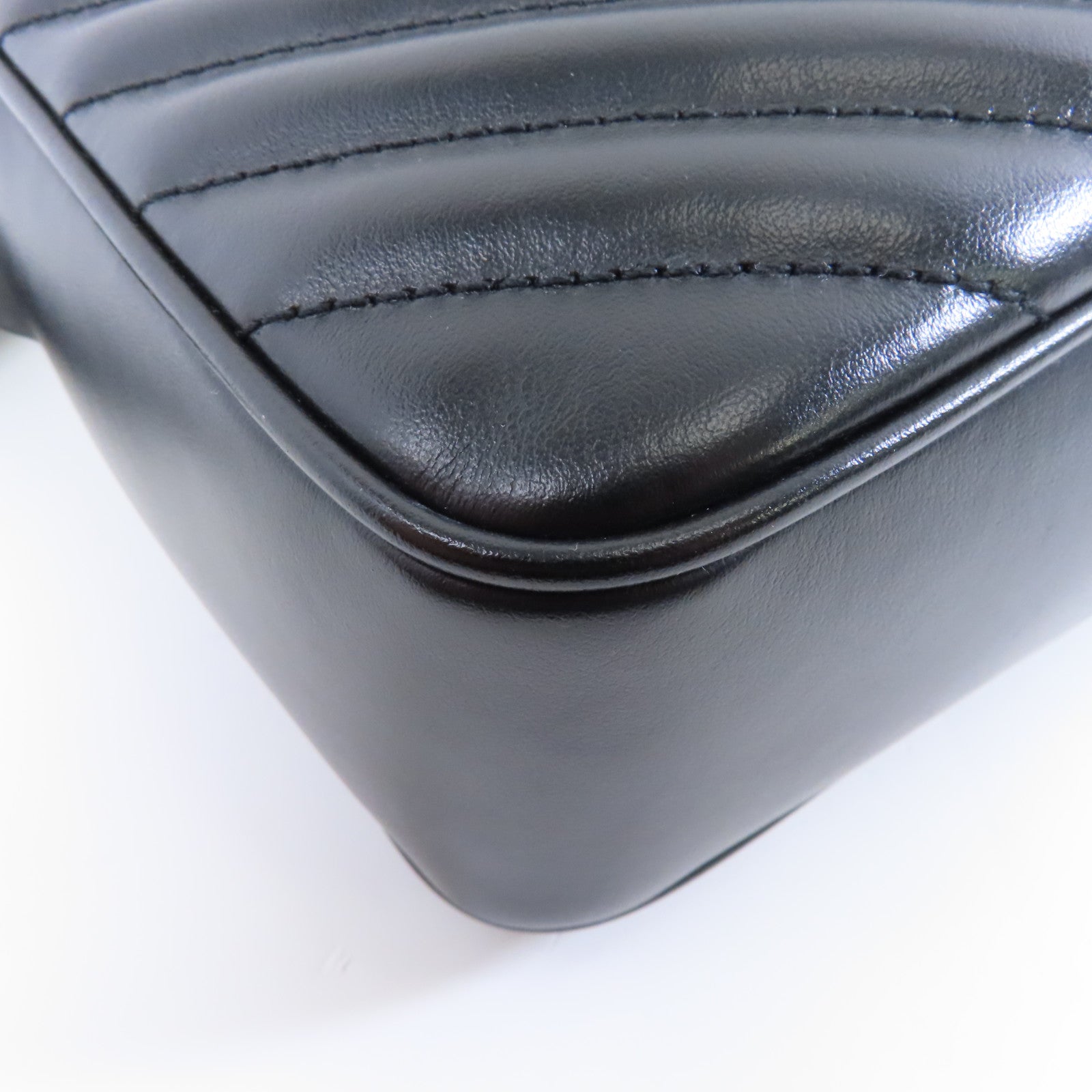 SAINT LAURENT 牛皮皮革Lou Camera Bag金扣肩背袋黑色