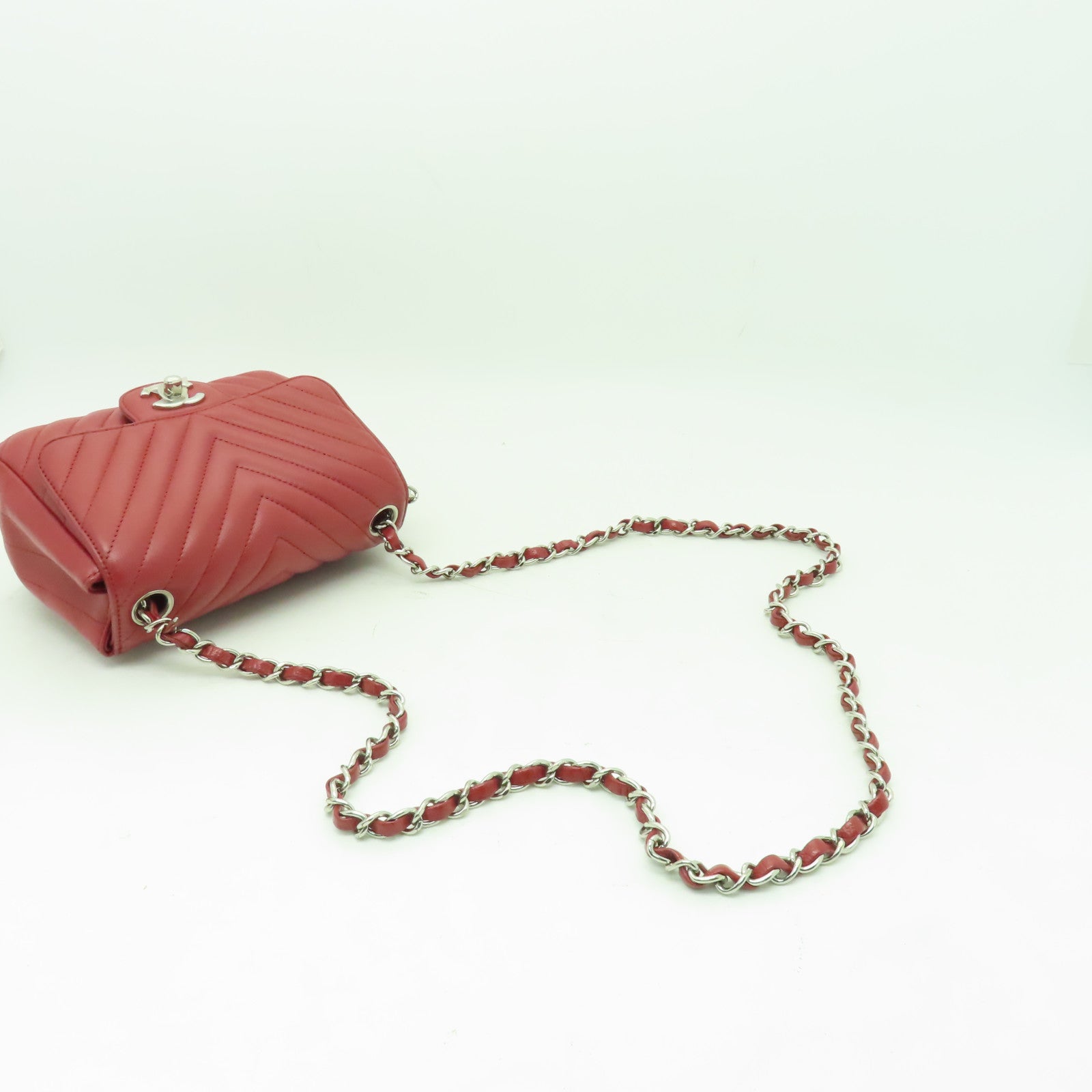 CHANEL 【激減優惠】斜紋Caviar皮革Classic Flap 17cm銀扣鏈帶肩背袋紅色