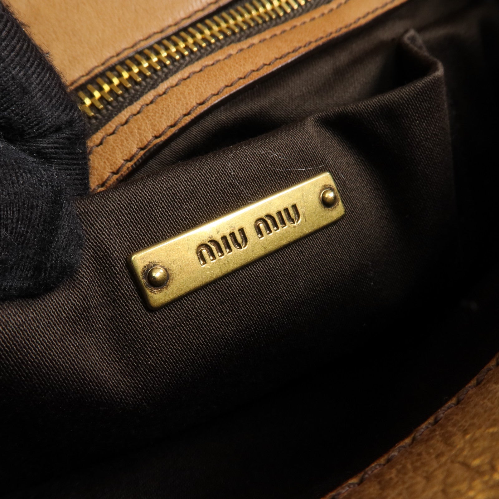 Miu Miu 羊皮皮革Sholder Bag 金扣肩背袋