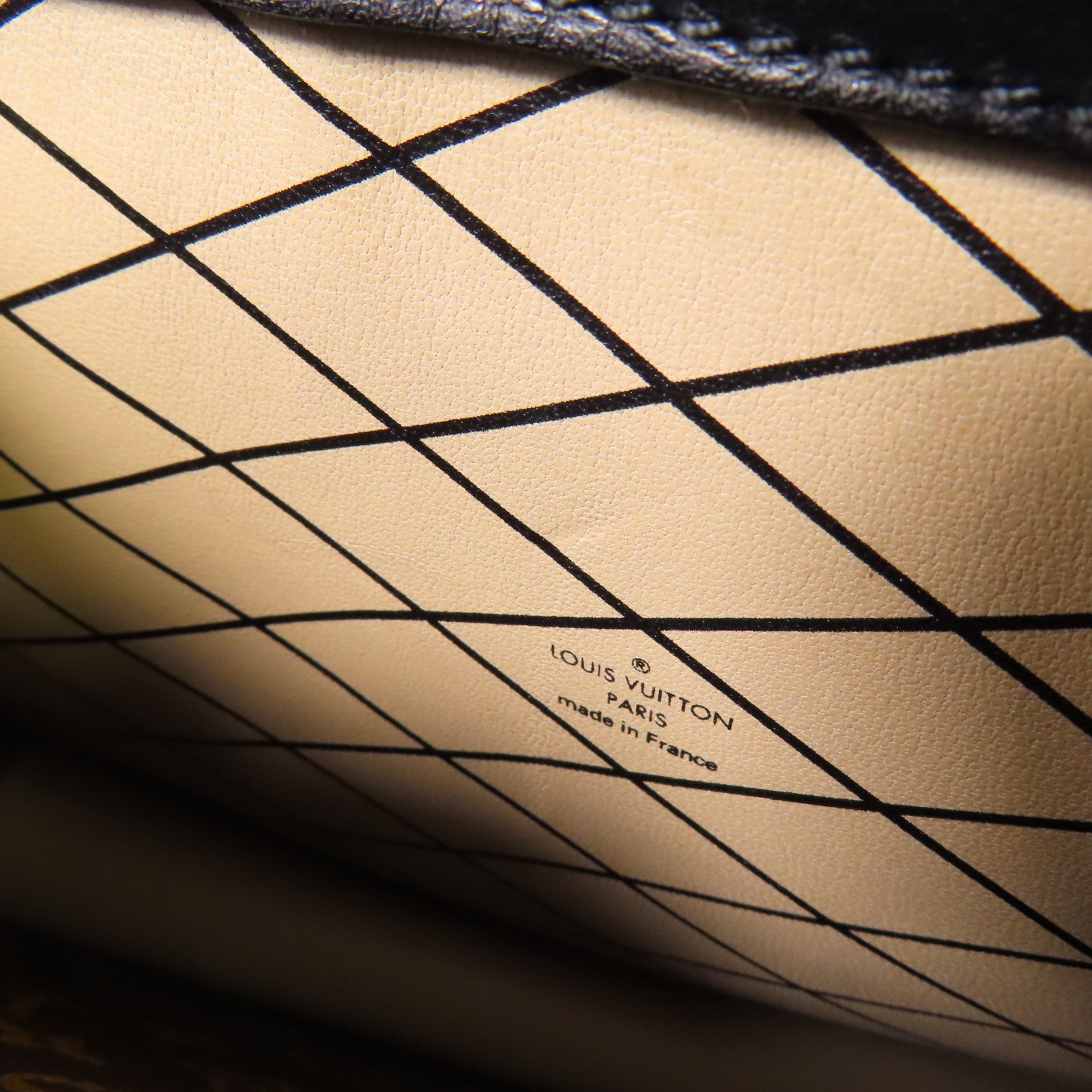 LOUIS VUITTON Monogram Reverse Trunk Clutch金扣肩背袋棕色