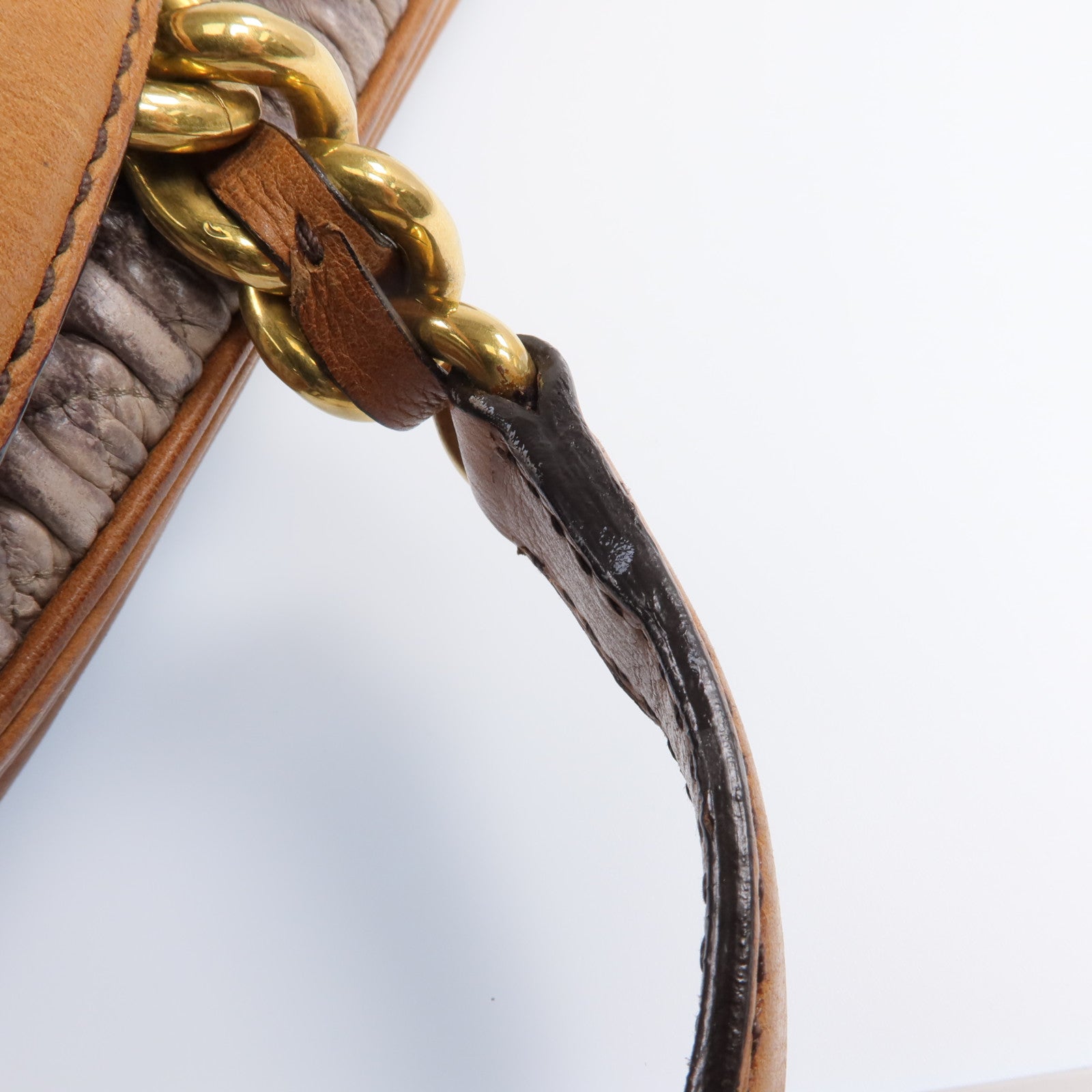 Miu Miu 羊皮皮革Sholder Bag 金扣肩背袋