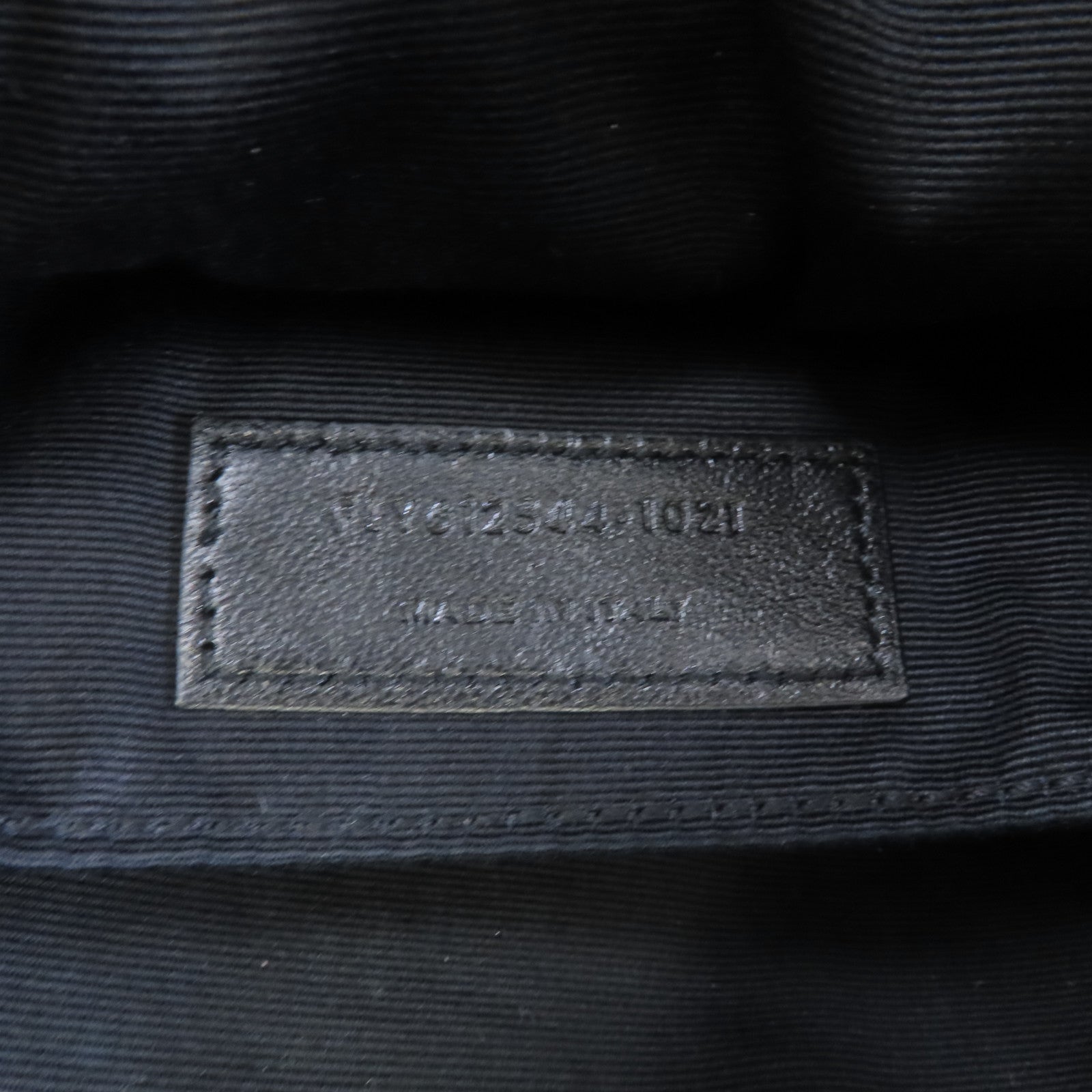 SAINT LAURENT 牛皮皮革Lou Camera Bag金扣肩背袋黑色