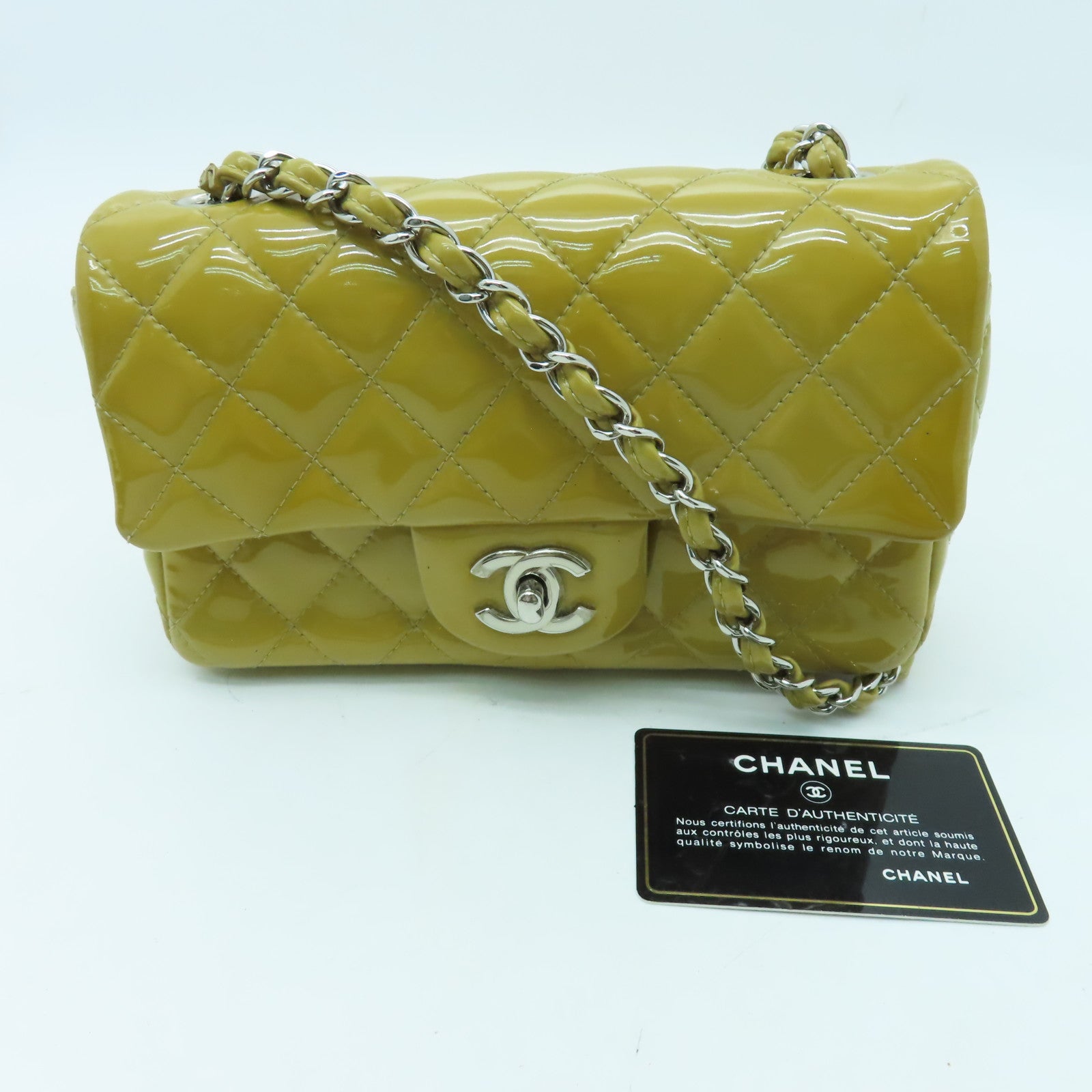 CHANEL 【清倉大減價】菱格漆皮皮革Classic 20cm銀扣鏈帶肩背袋黃色