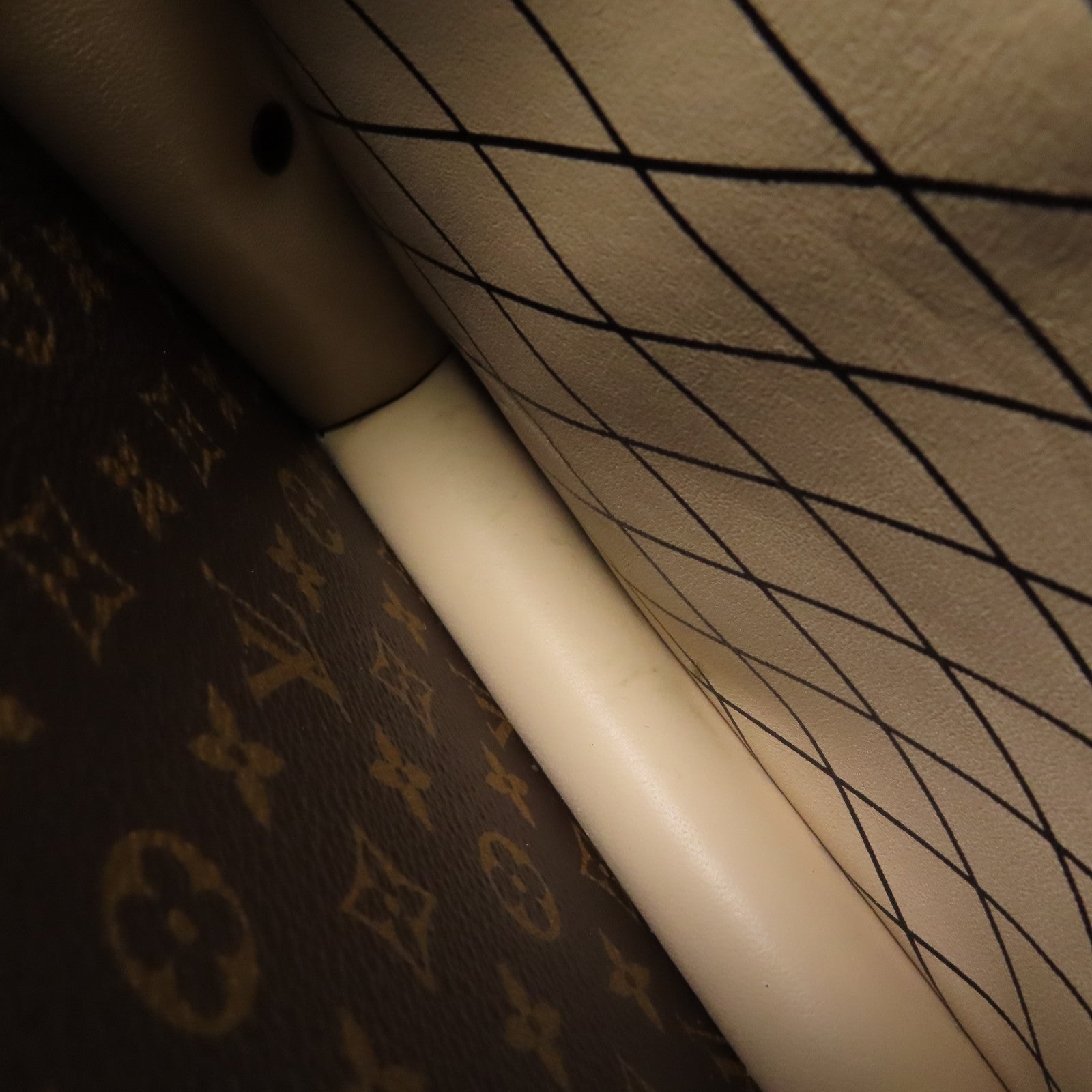 LOUIS VUITTON Monogram Reverse Trunk Clutch金扣肩背袋棕色