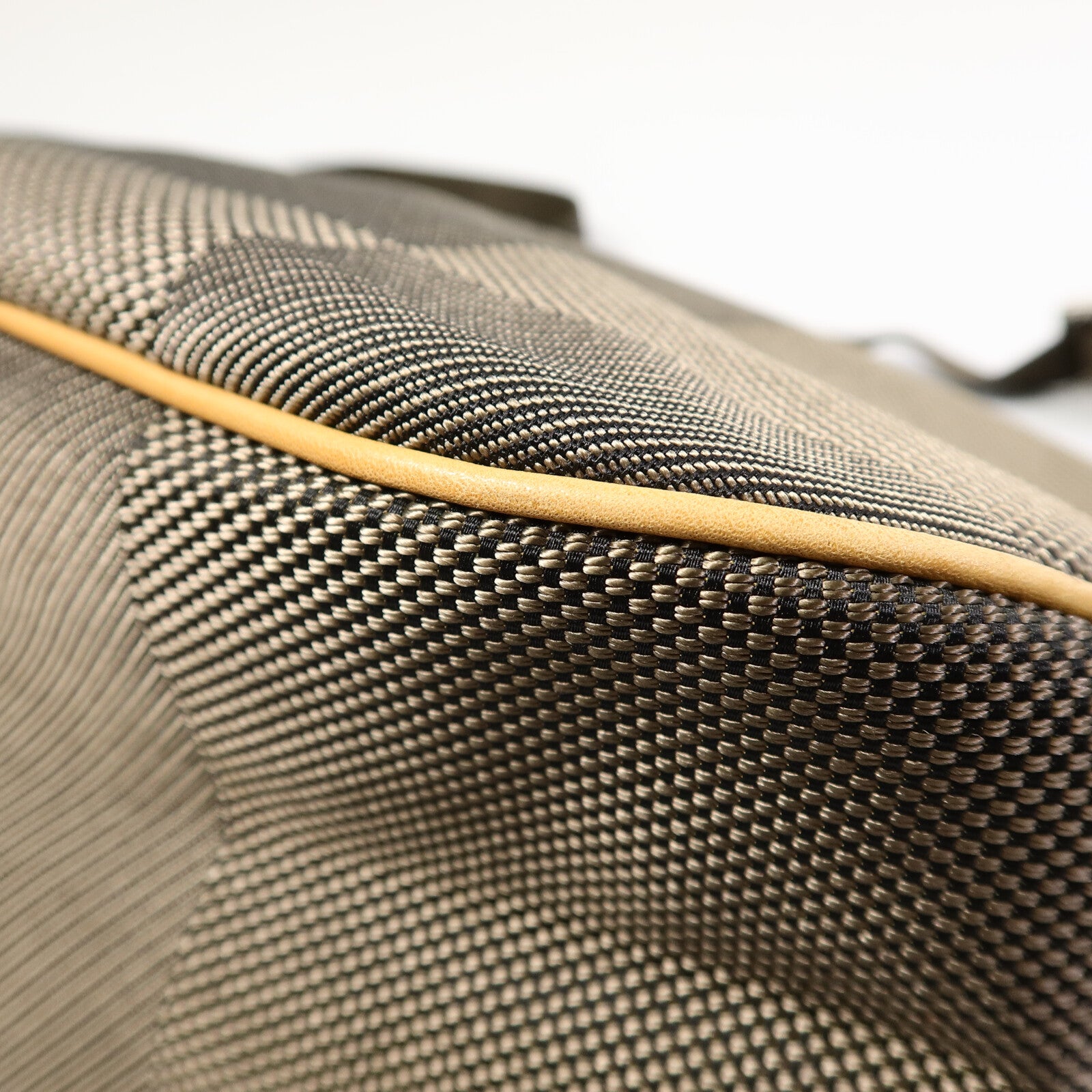 LOUIS VUITTON Damier Geant Explorateur肩背袋