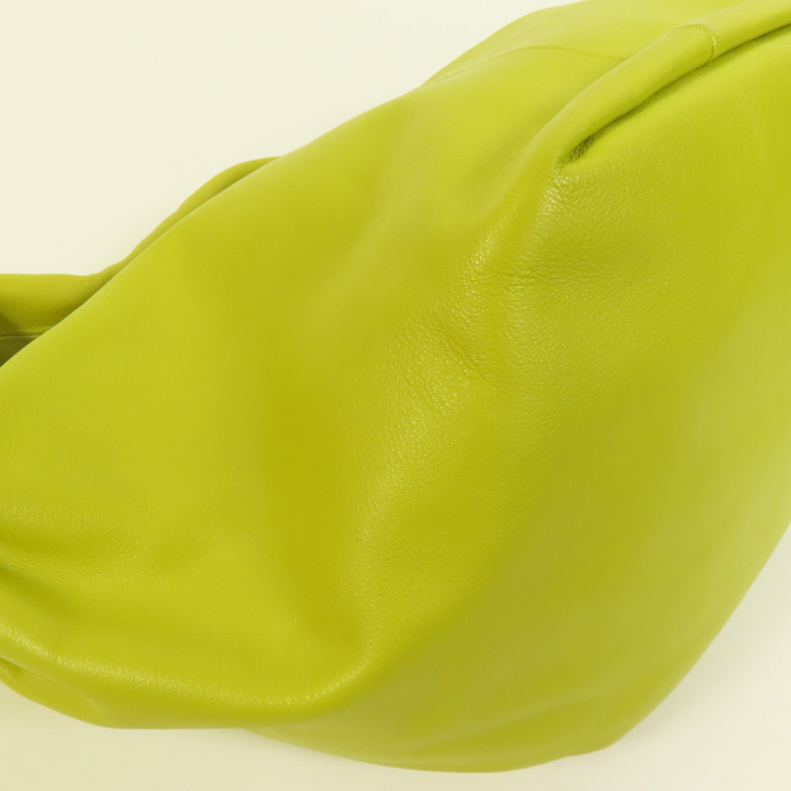 BOTTEGA VENETA 牛皮皮革Mini Double Knot金扣手挽袋