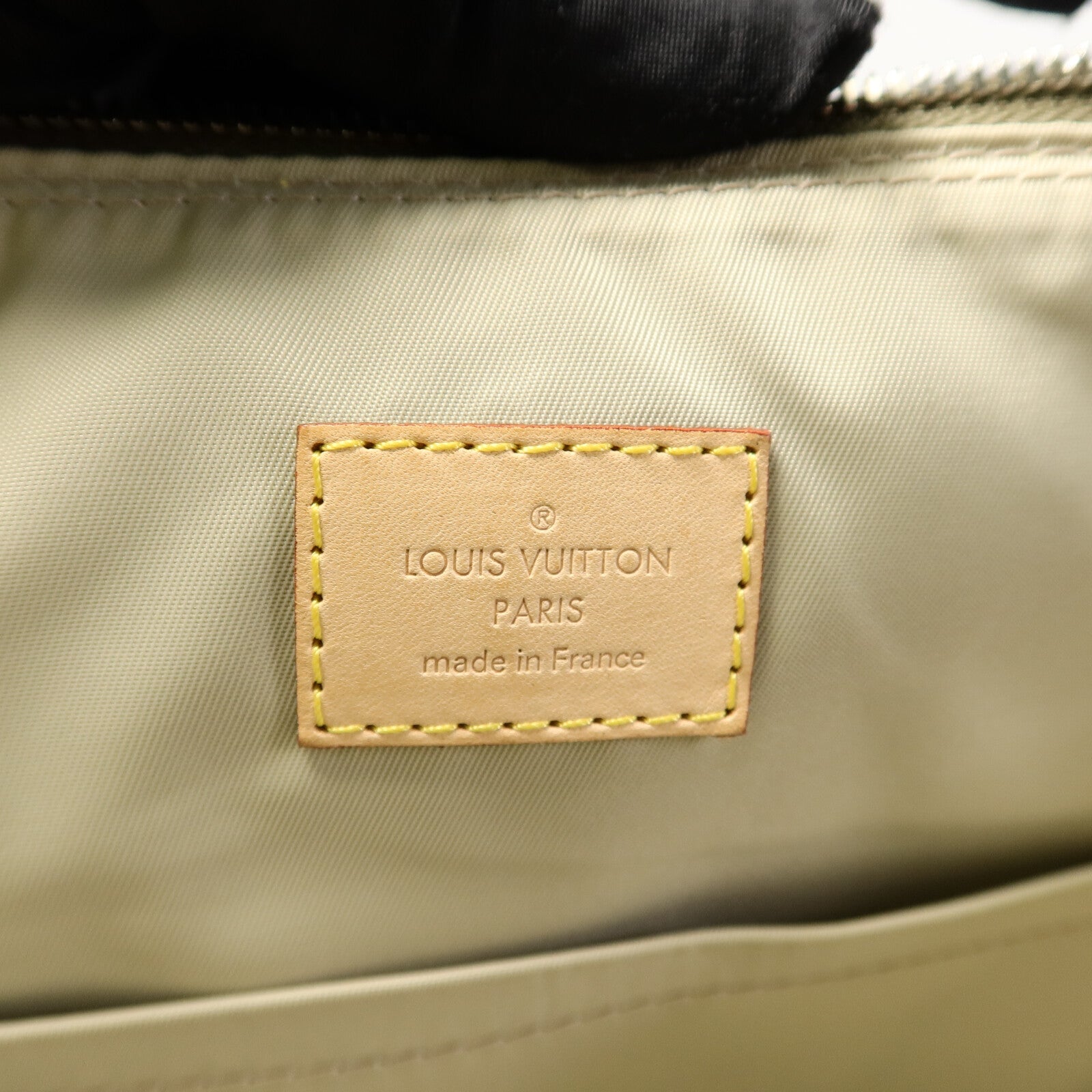 LOUIS VUITTON Damier Geant Explorateur肩背袋