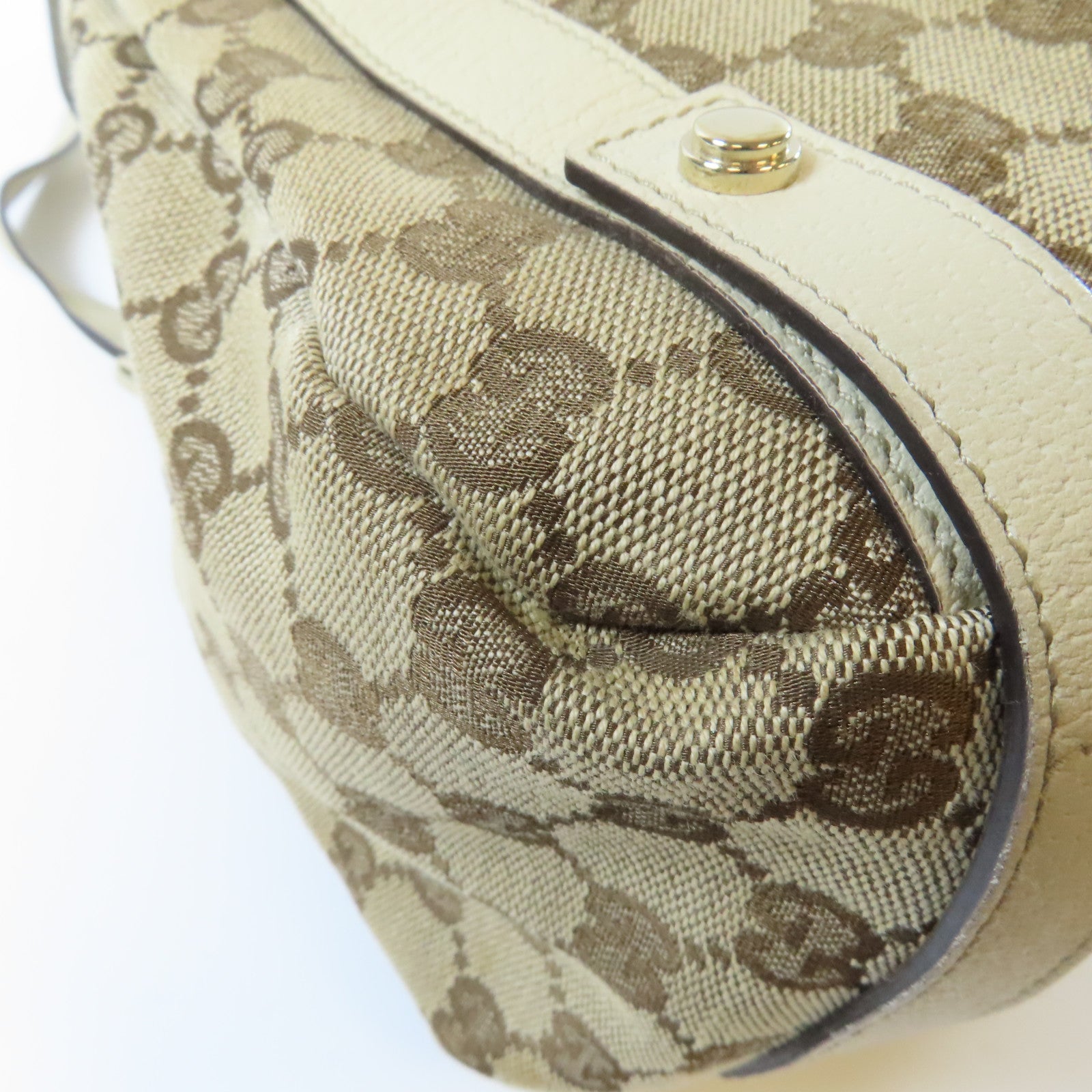 GUCCI 【激減優惠】帆布Abbey Shoulder Bag金扣肩背袋米色