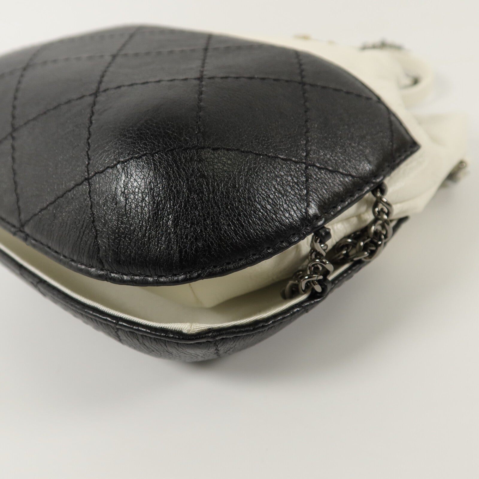CHANEL 牛皮皮革Gabrielle Bucket鏈帶肩背袋