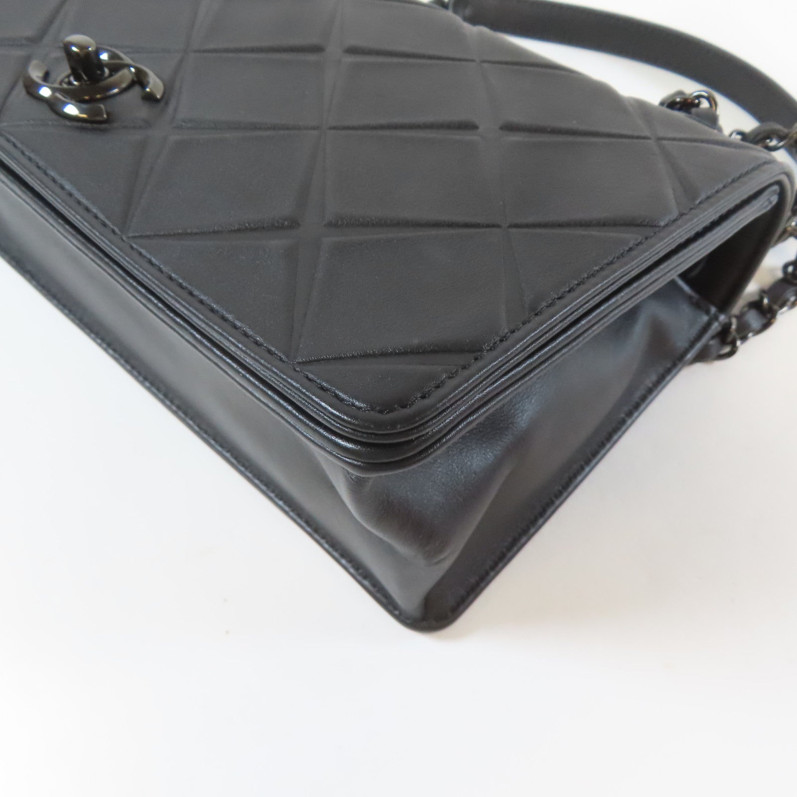 CHANEL 【激減優惠】菱格牛皮皮革Chain Shoulder黑扣肩背袋黑色
