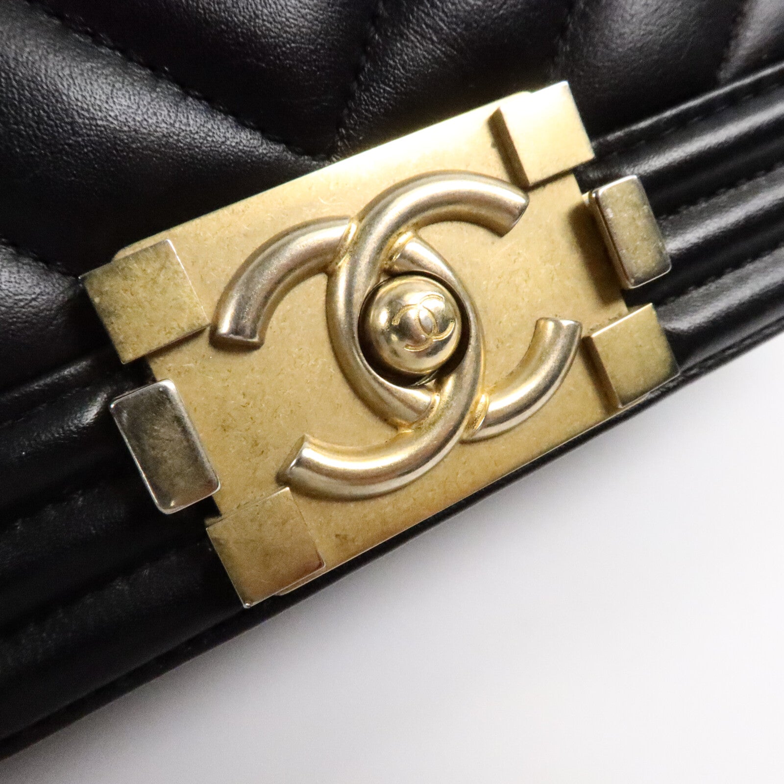 CHANEL 羊皮皮革Boy 20鏈帶肩背袋