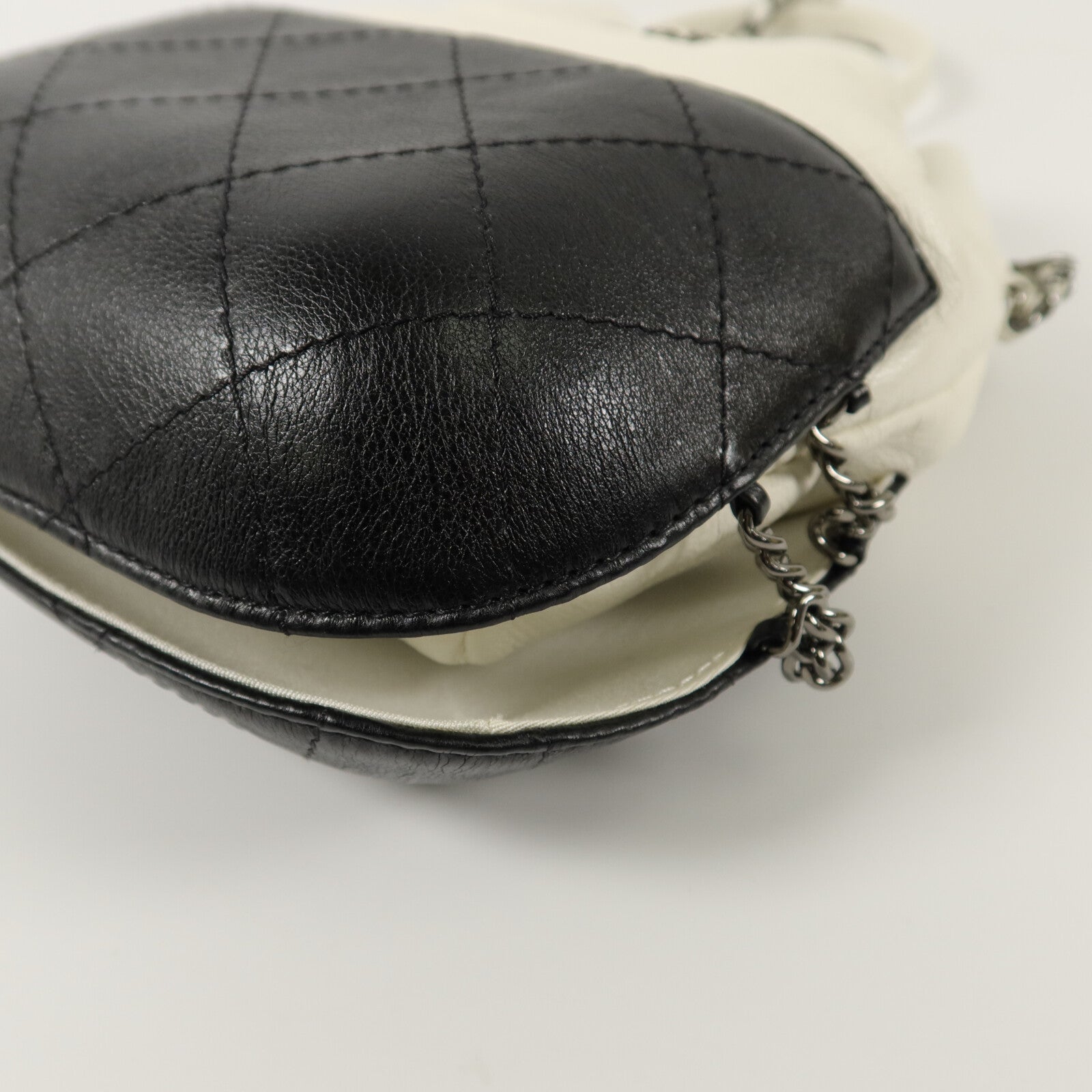 CHANEL 牛皮皮革Gabrielle Bucket鏈帶肩背袋