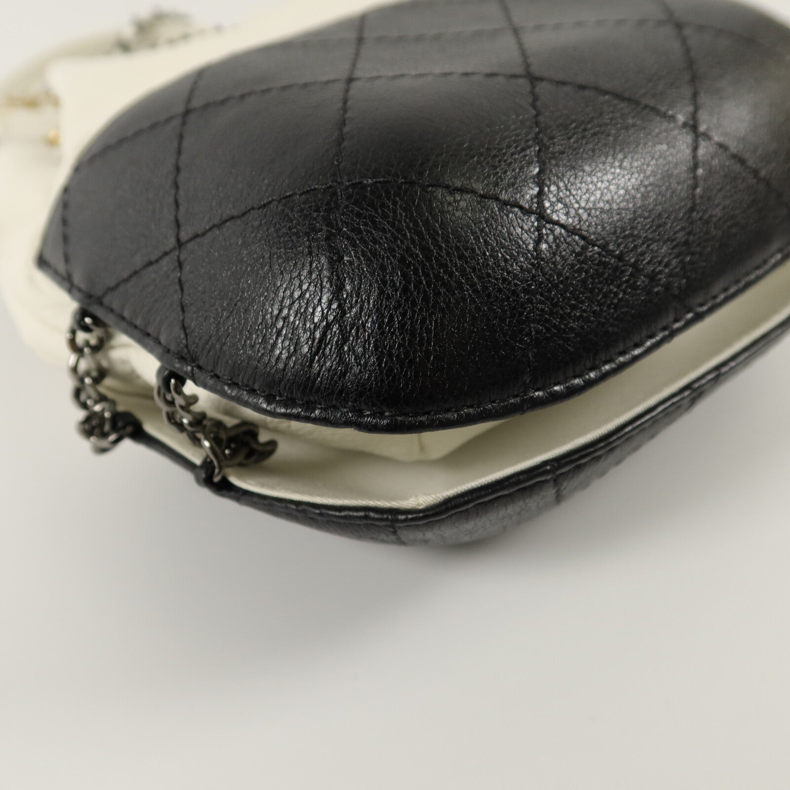 CHANEL 牛皮皮革Gabrielle Bucket鏈帶肩背袋