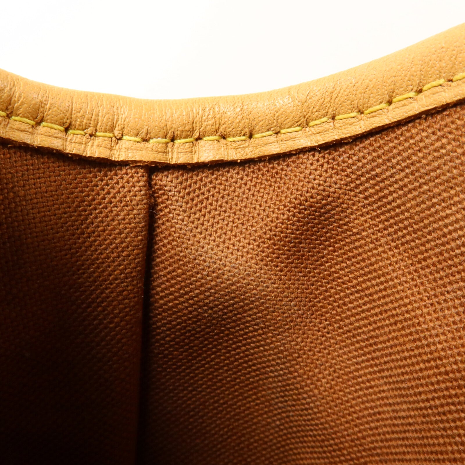 LOUIS VUITTON Monogram Fold Me Pouch肩背袋