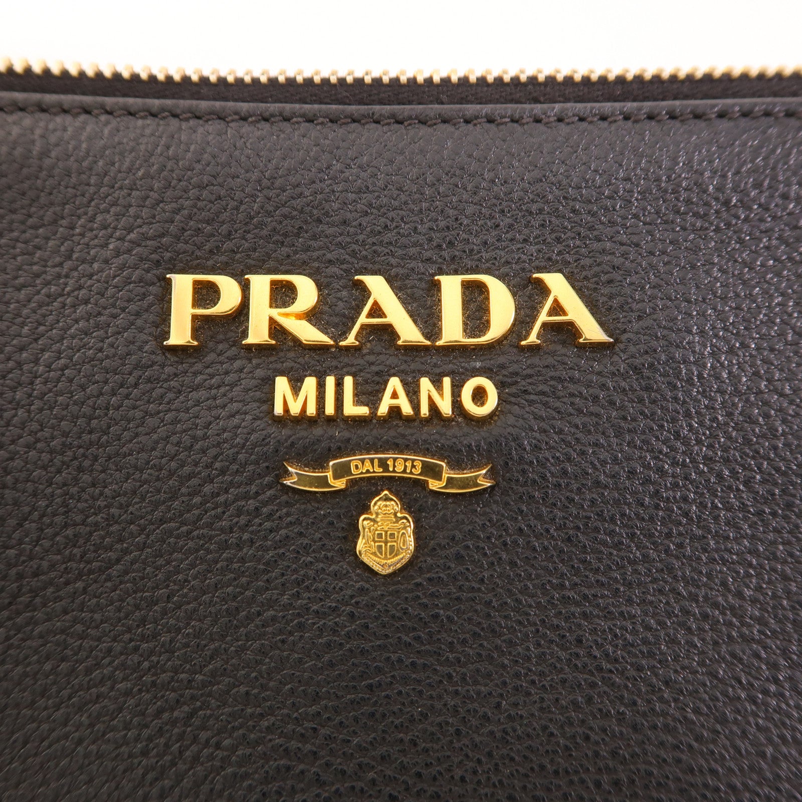 PRADA 牛皮皮革Shoulder Bag金扣肩背袋