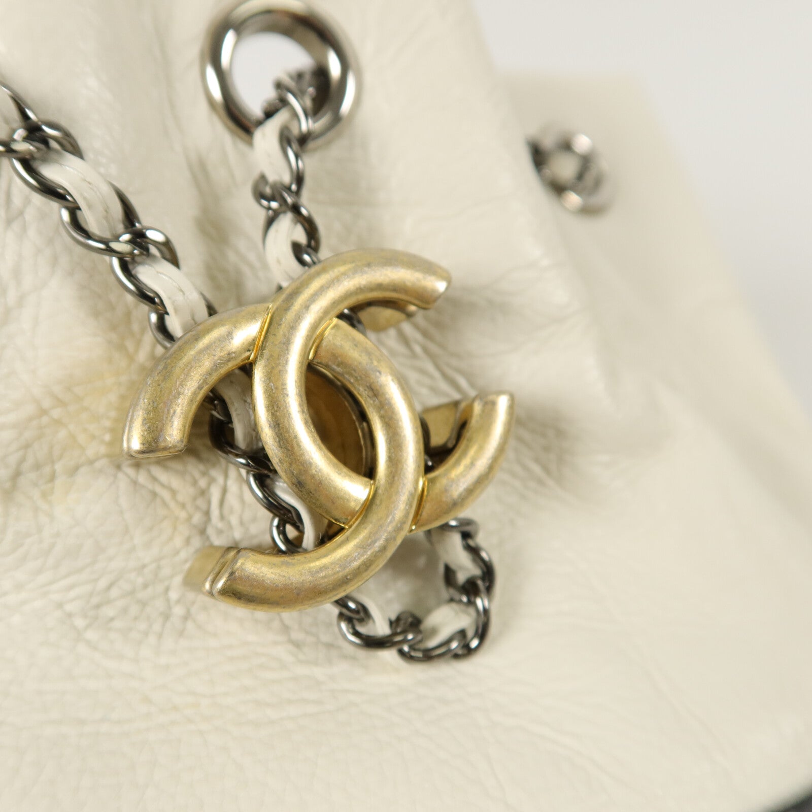 CHANEL 牛皮皮革Gabrielle Bucket鏈帶肩背袋