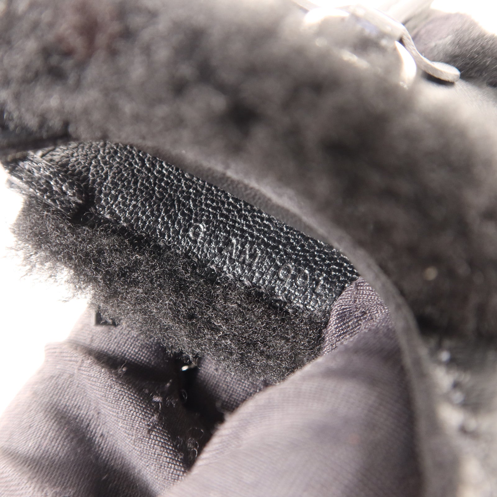 HERMES Milo皮革/羊毛Rodeo Robeo Plush PM銀扣掛飾