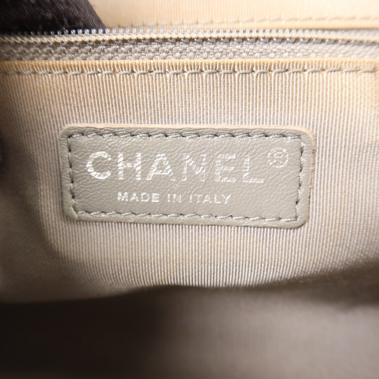 CHANEL 牛皮皮革Matelasse Chain Around Shoulder Bag銀扣鏈帶肩背袋