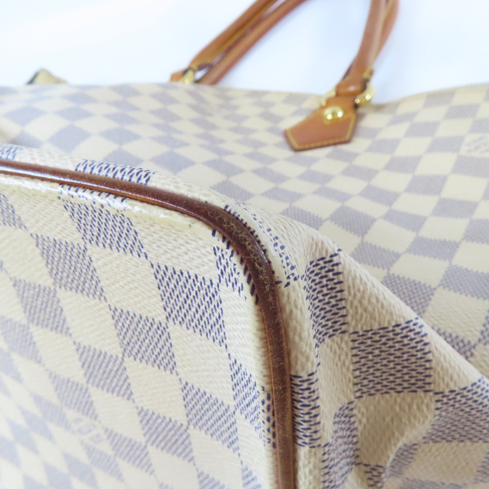 LOUIS VUITTON 【激減優惠】Damier Azur Saleya MM金扣手挽袋白色
