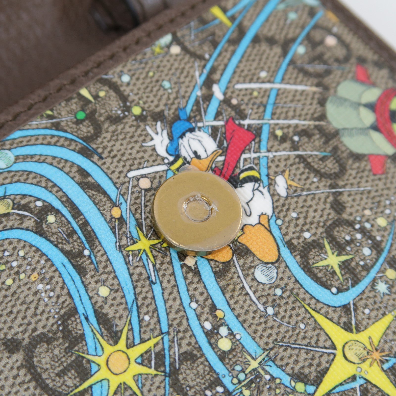GUCCI **【激減優惠】塗層帆布Gucci x Disney Donald Duck金扣肩背袋啡色