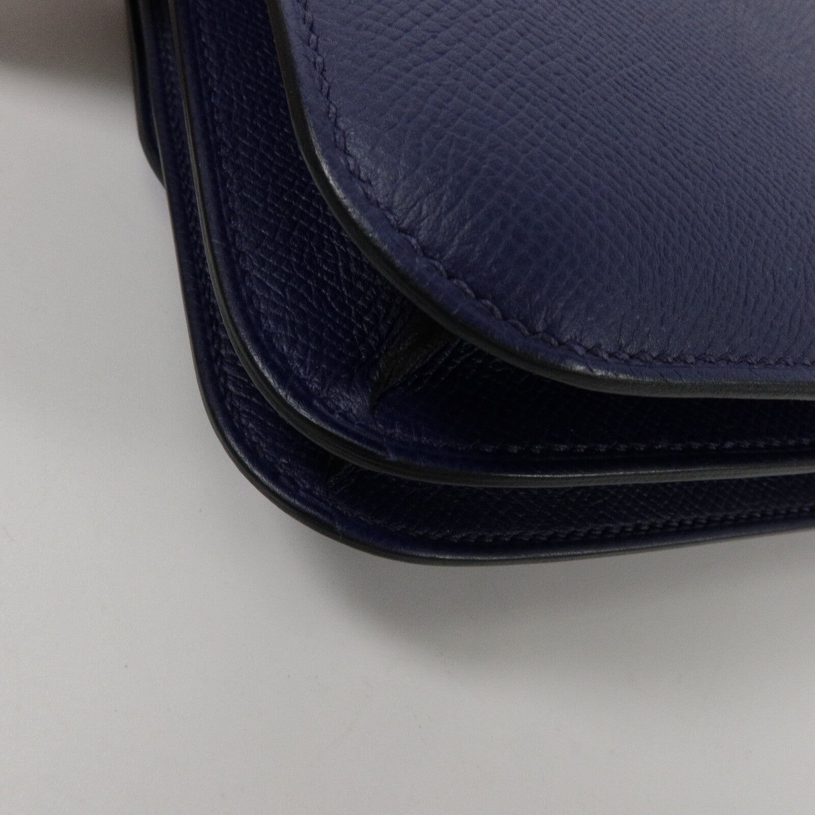 HERMES Epsom皮革Constance Mini肩背袋Bleu Saphir