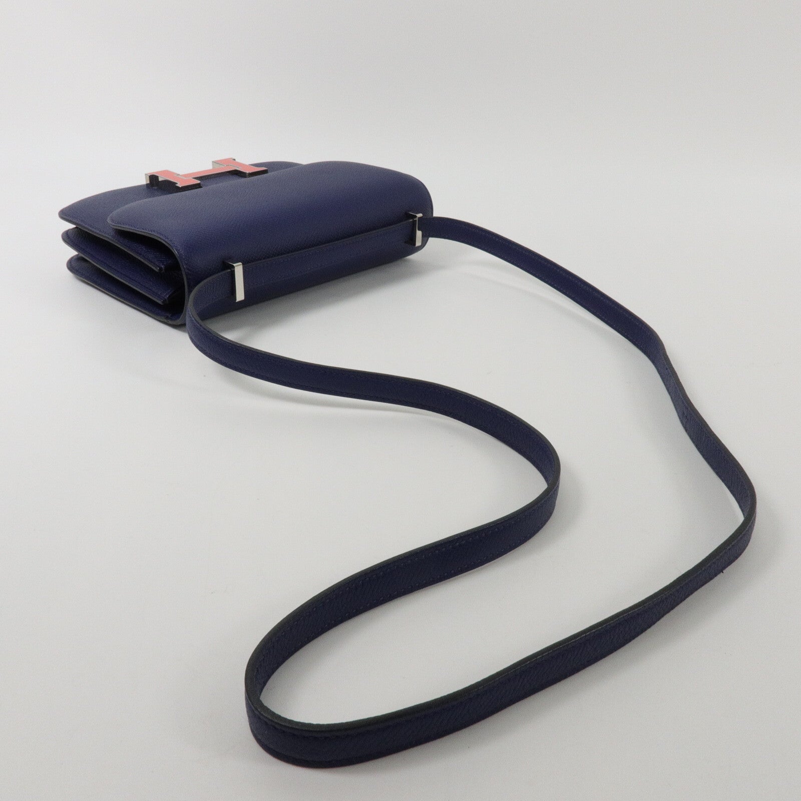 HERMES Epsom皮革Constance Mini肩背袋Bleu Saphir