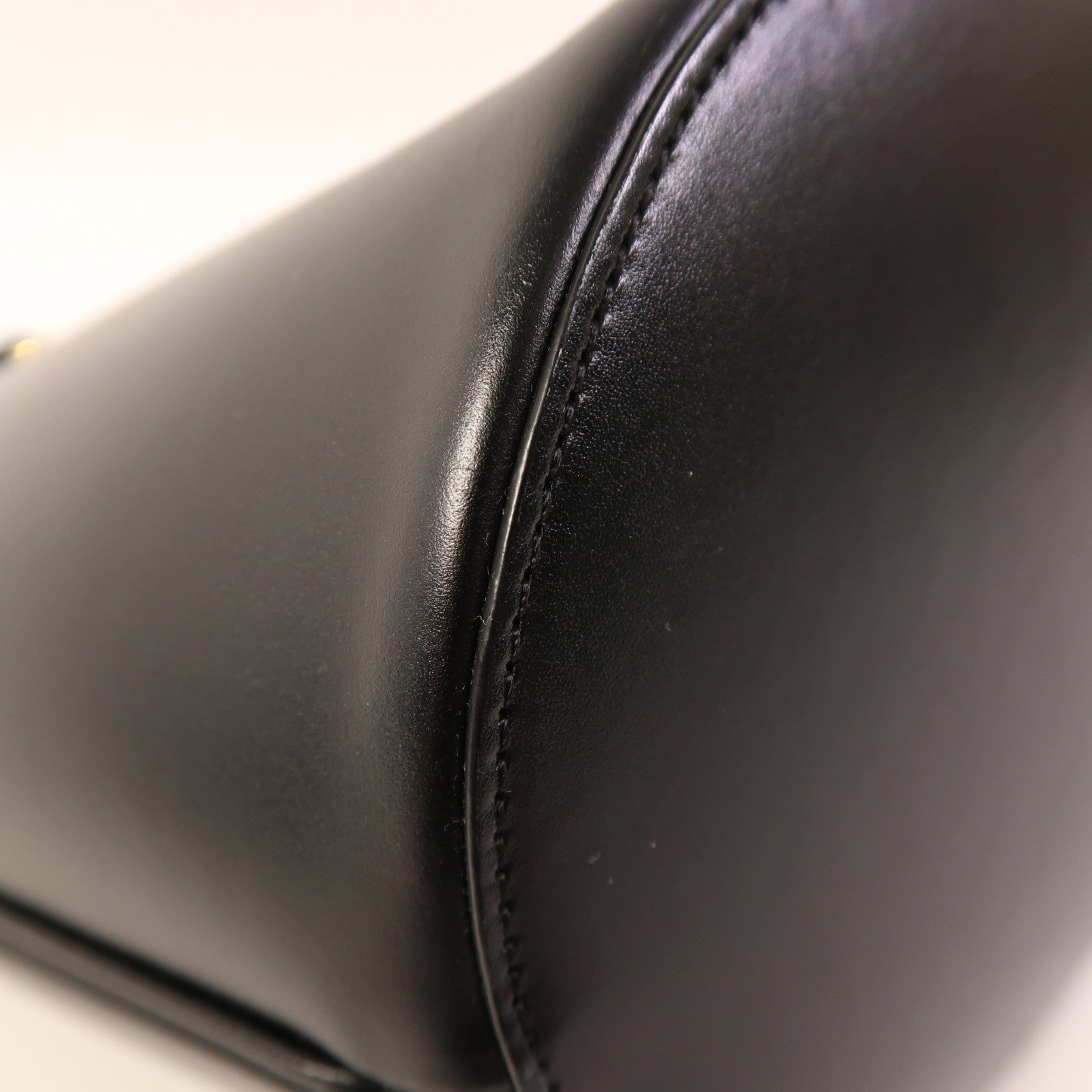 CELINE 牛皮皮革Bucket Bag金扣肩背袋