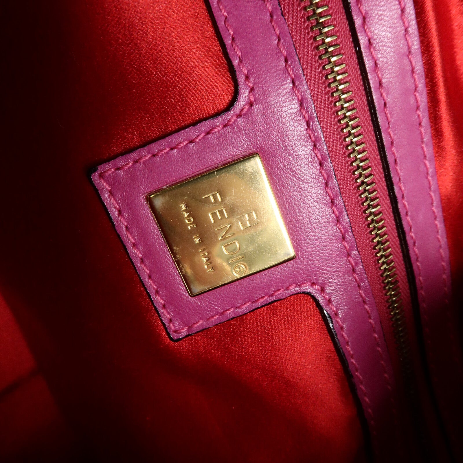 FENDI 麂皮皮革Vintage Hobo肩背袋
