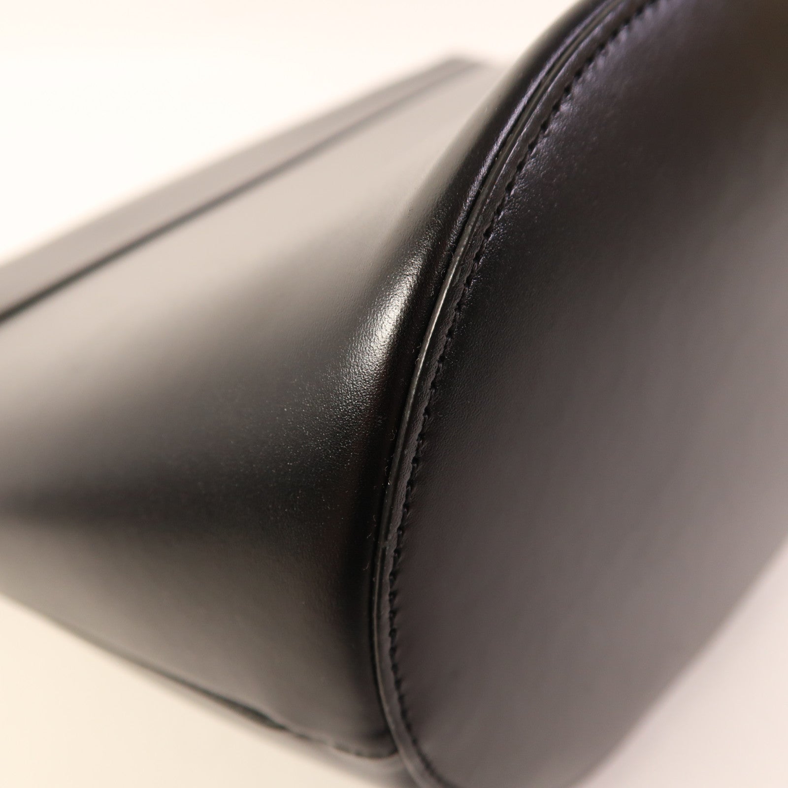 CELINE 牛皮皮革Bucket Bag金扣肩背袋