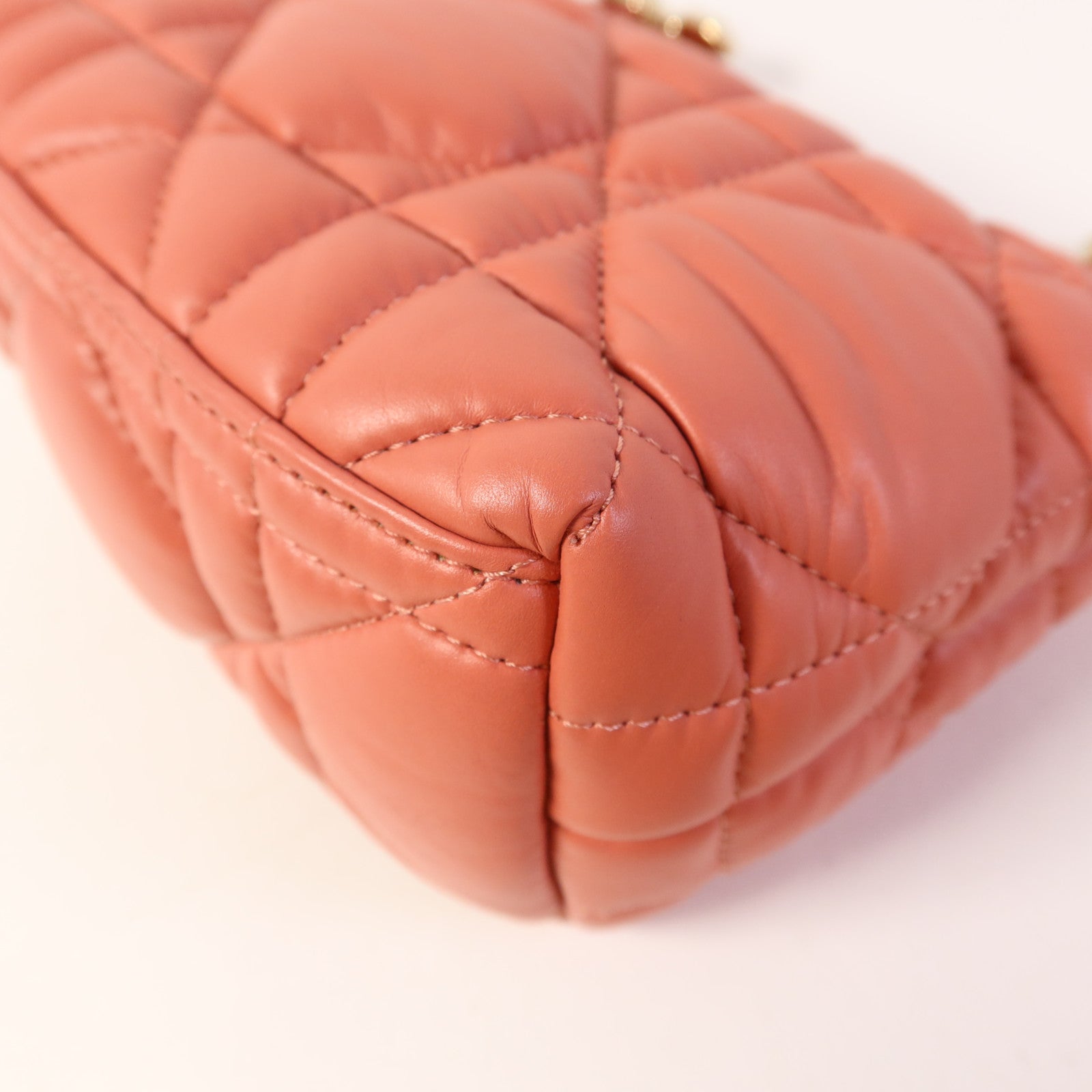 Dior 羊皮皮革Travel Nomad Pouch Small金扣手挽袋