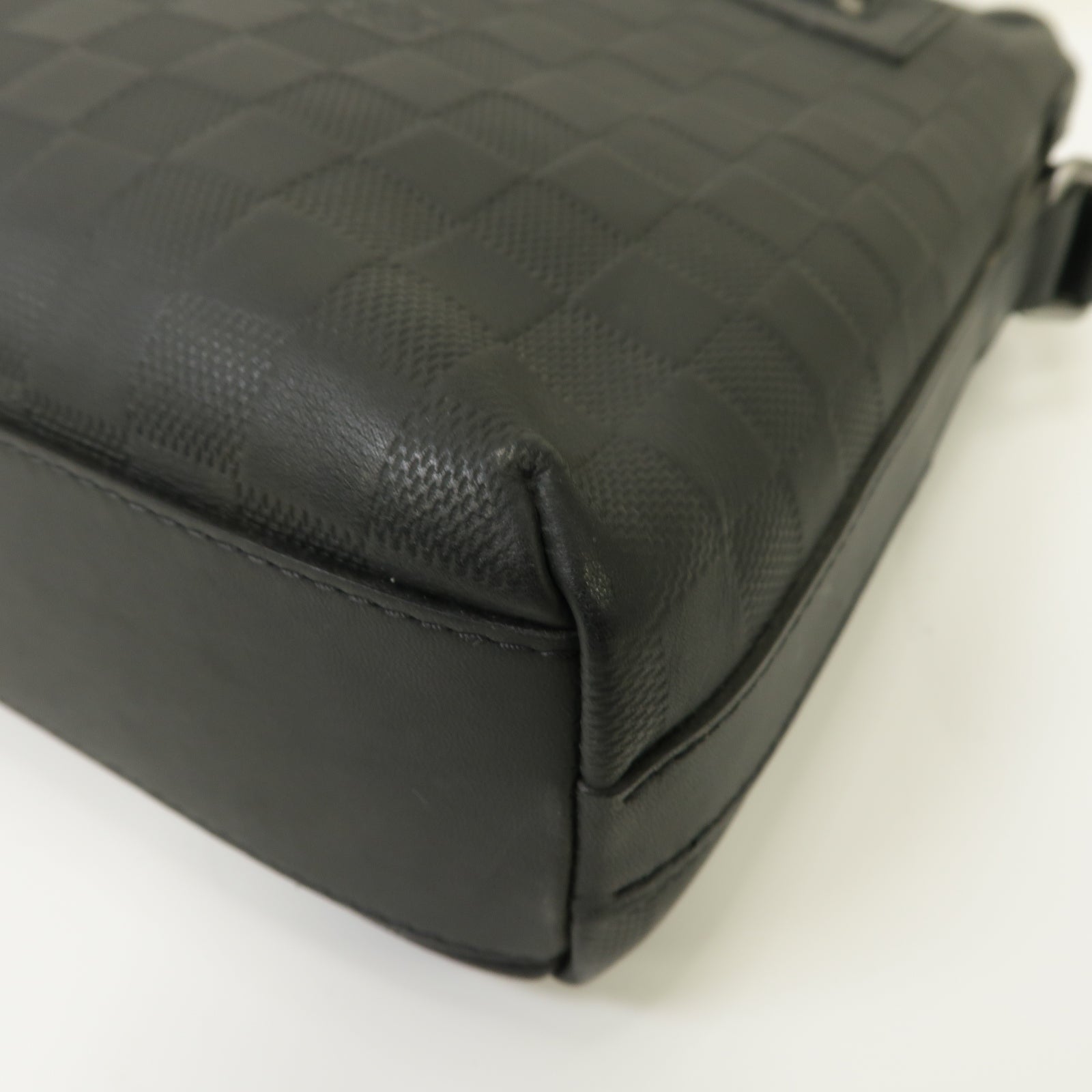 LOUIS VUITTON Damier Infini Calypso MM銀扣肩背袋黒色