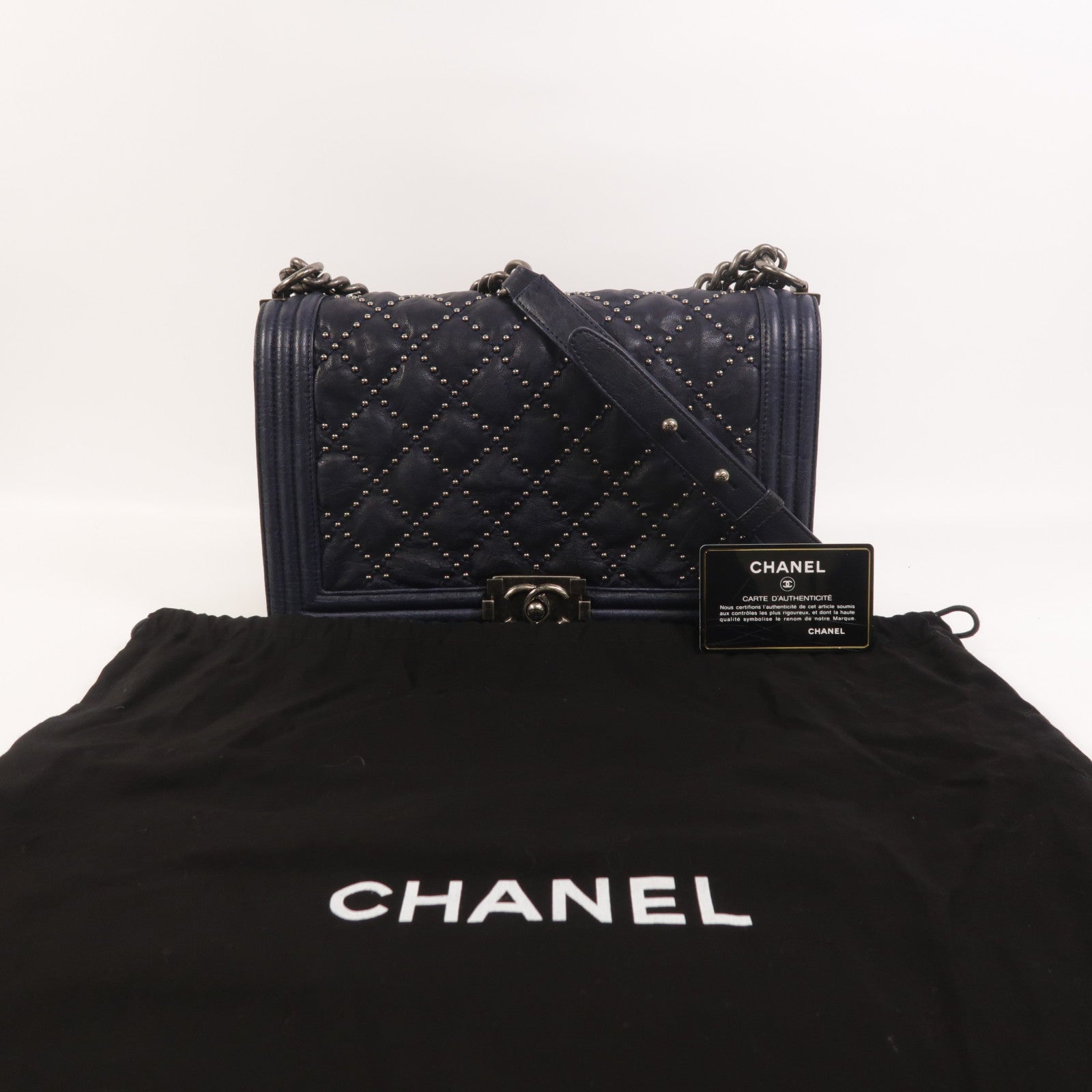 CHANEL 【激減優惠】牛皮皮革Boy 28鏈帶肩背袋