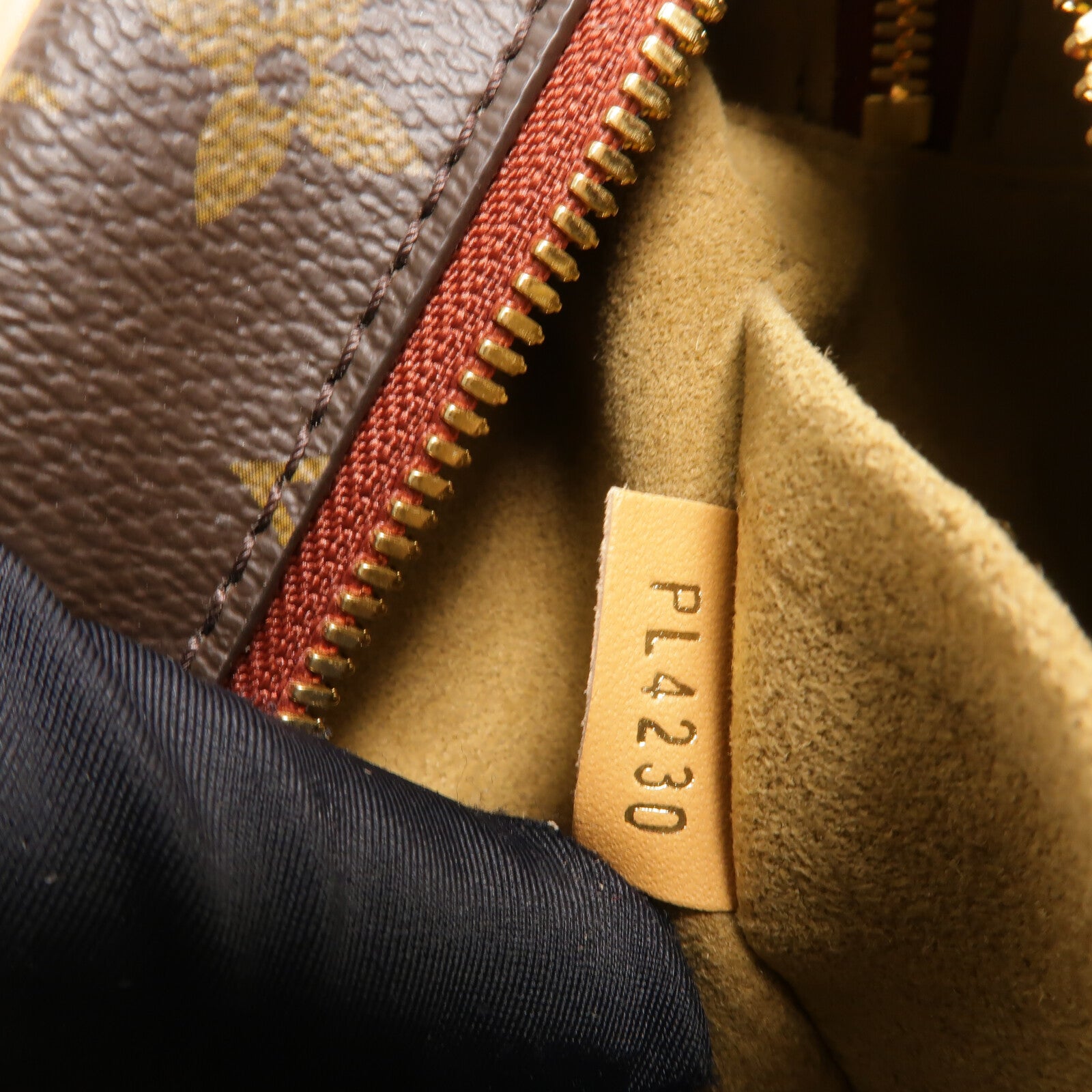 LOUIS VUITTON Monogram Game On Coeur金扣肩背袋棕色