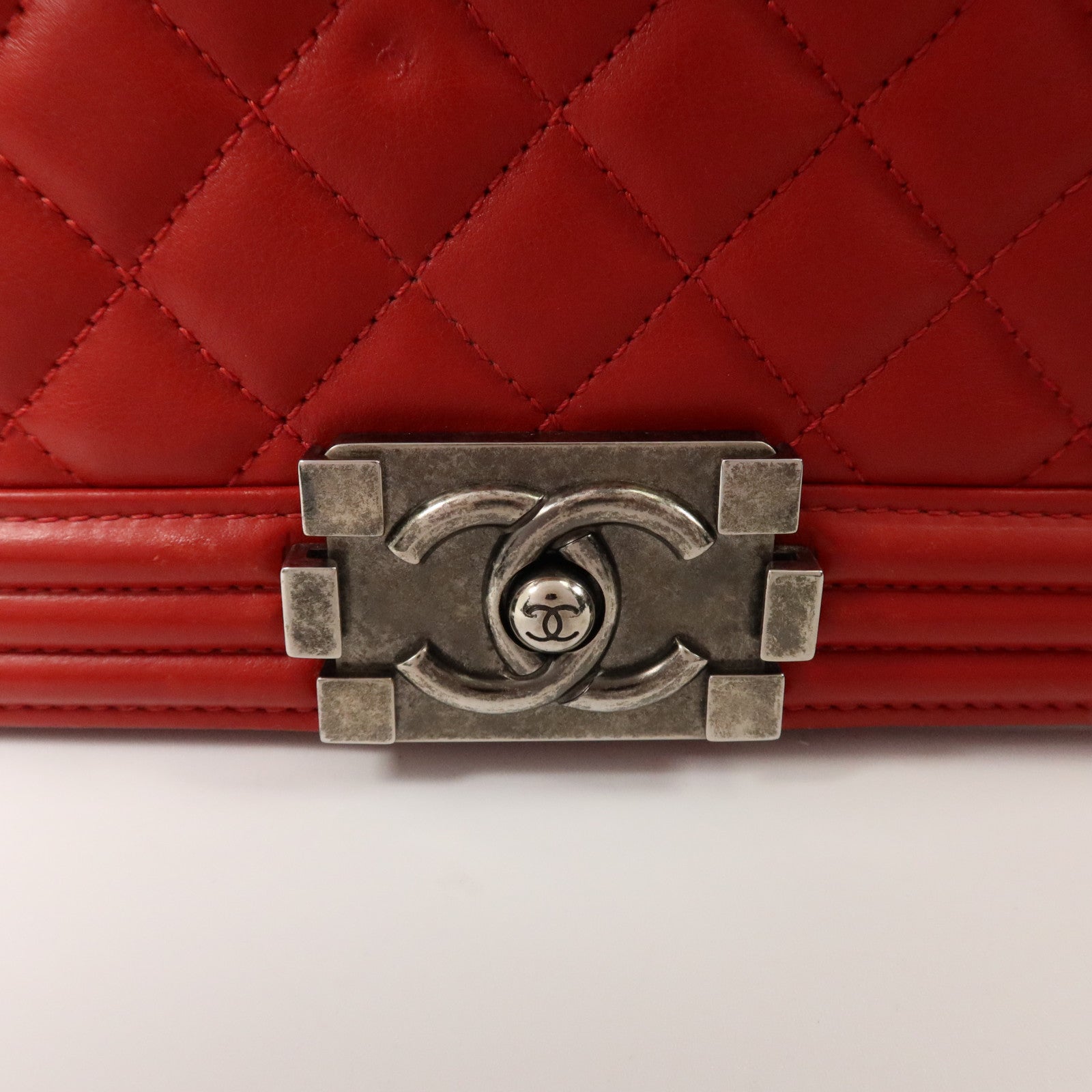 CHANEL 牛皮皮革Boy 25銀扣鏈帶肩背袋