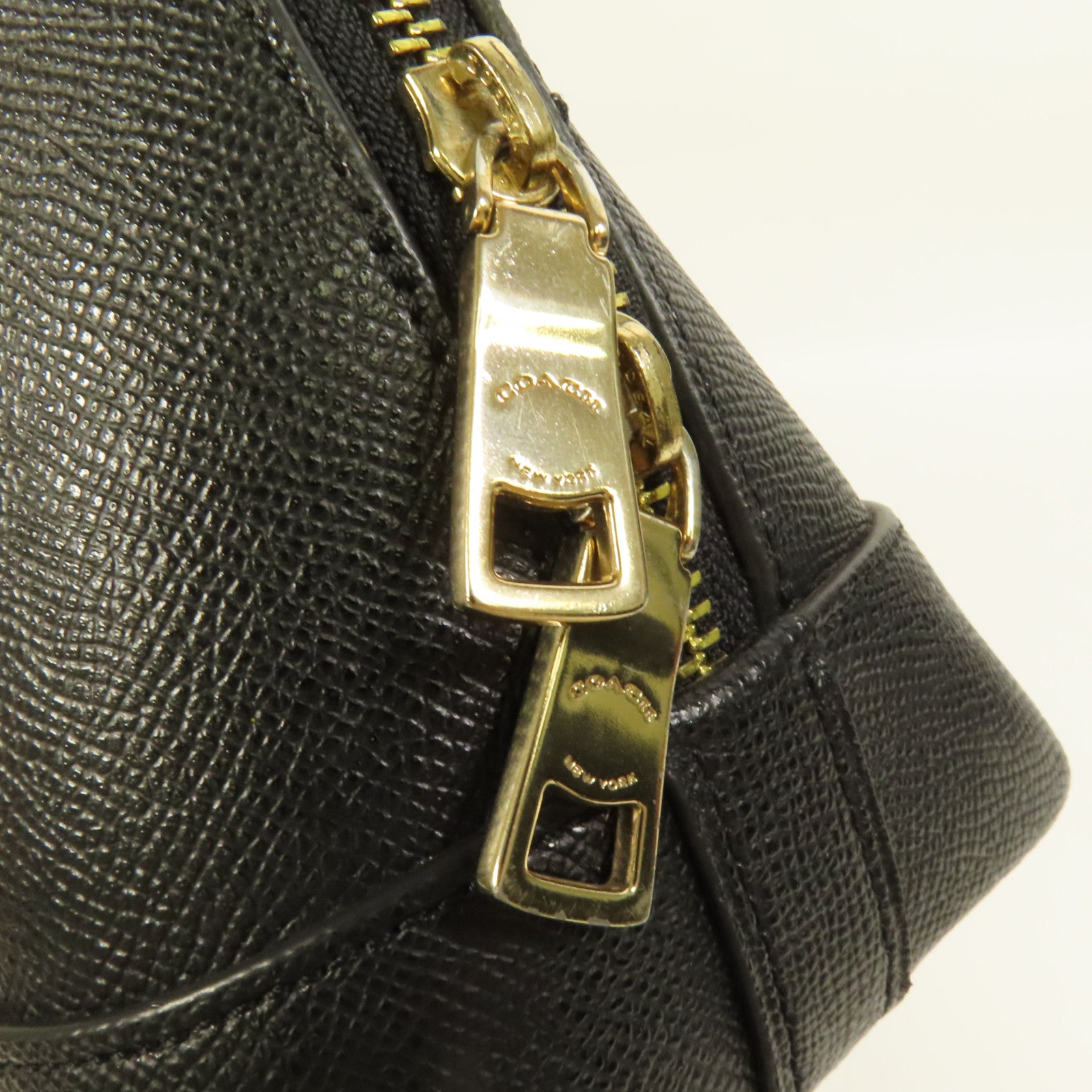 COACH 牛皮皮革Handbag金扣手挽袋