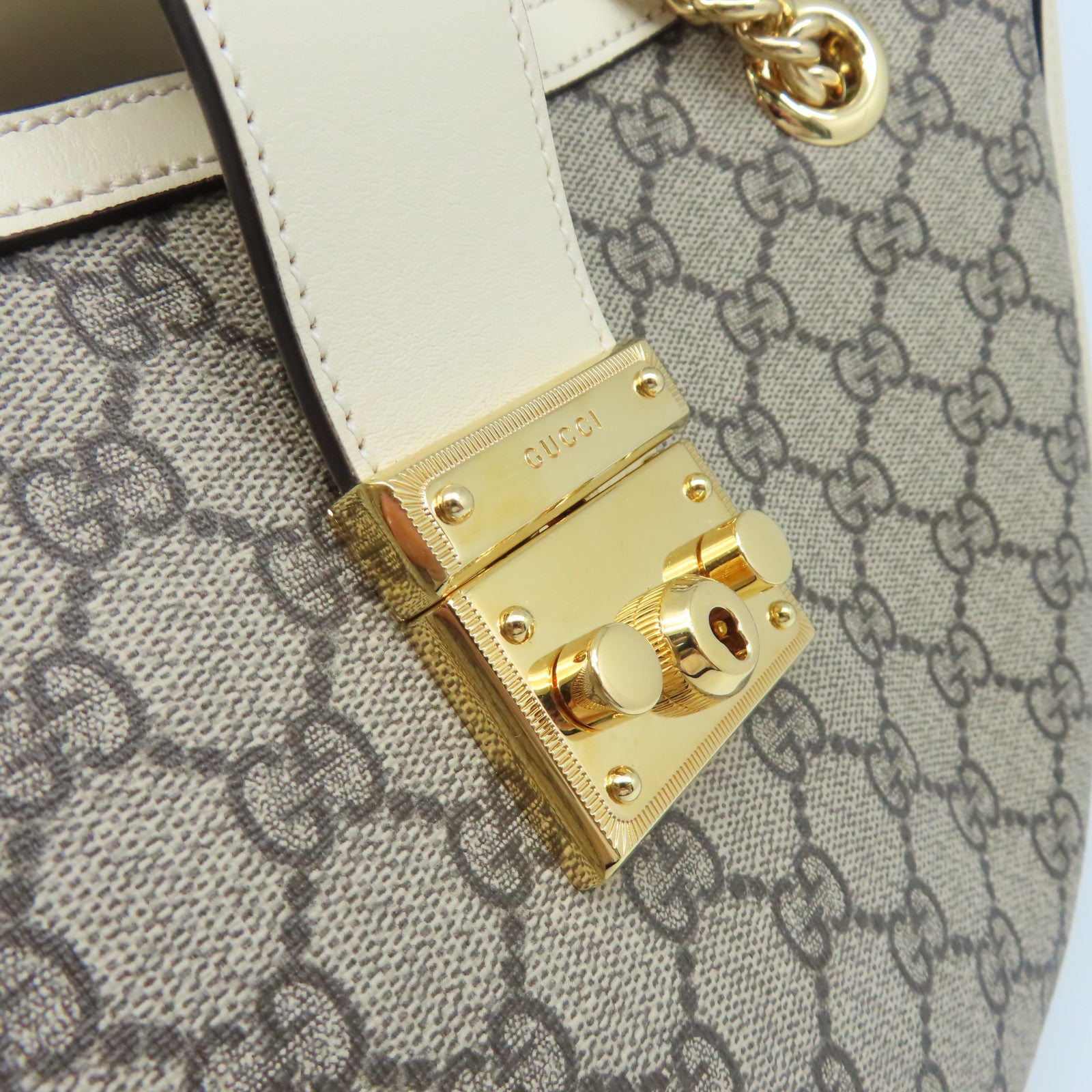 GUCCI 【激減優惠】塗層帆布Padlock GG Chain Shoulder Bag肩背袋啡色/米白色