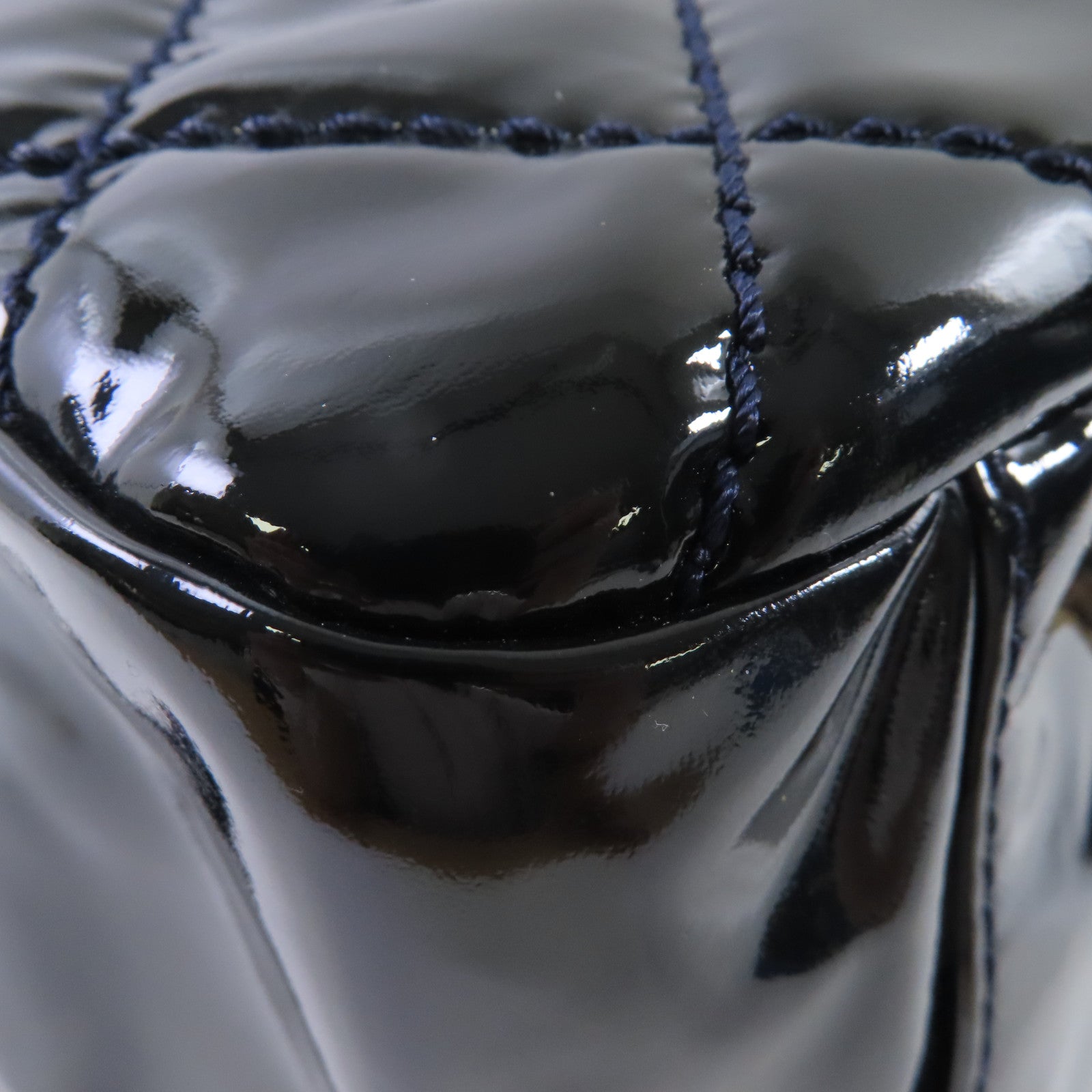 CHANEL 【激減優惠】菱格漆皮皮革Chain Shoulder Bag銀扣鏈帶肩背袋深寶藍色