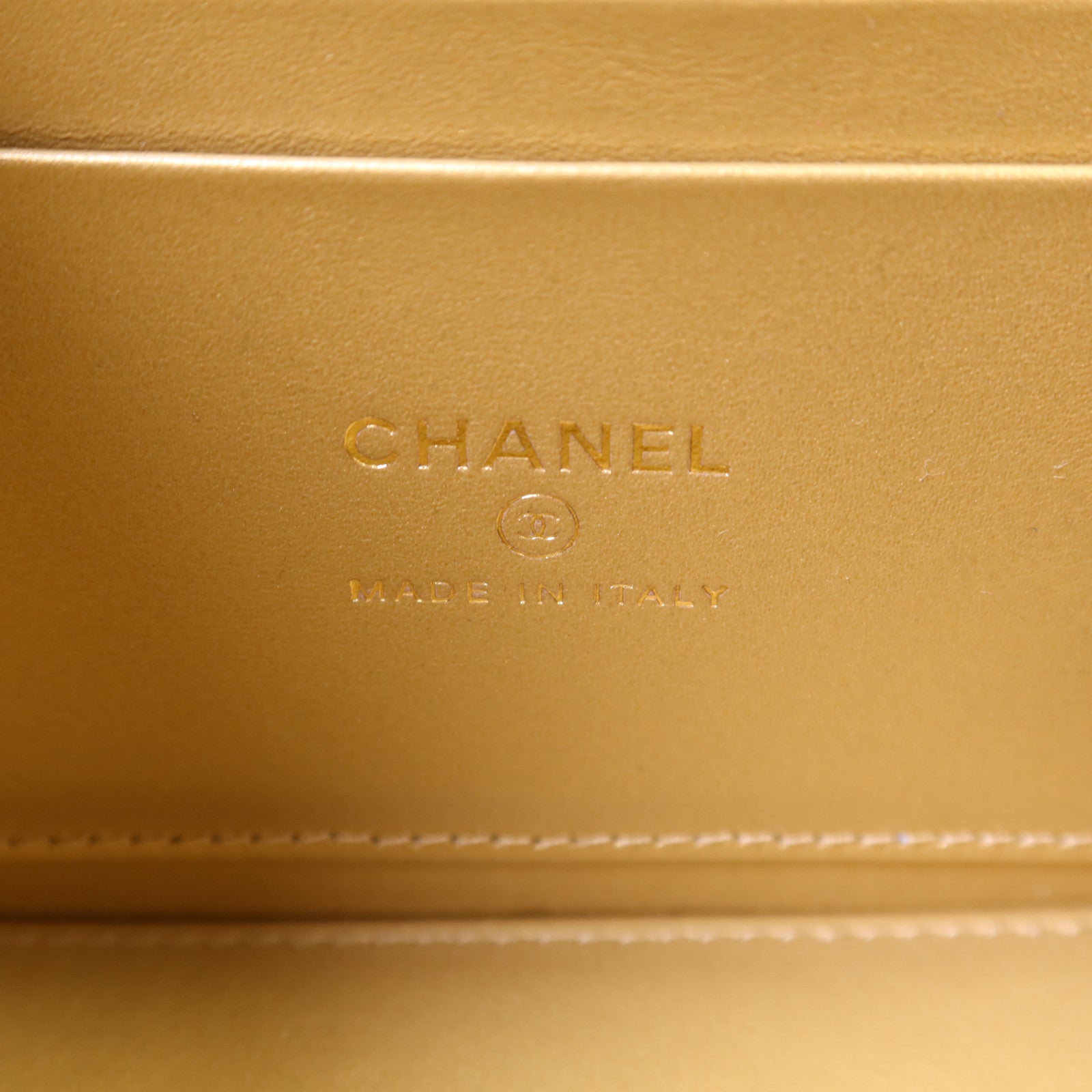 CHANEL 牛皮皮革Vanity Case金扣鏈帶肩背袋