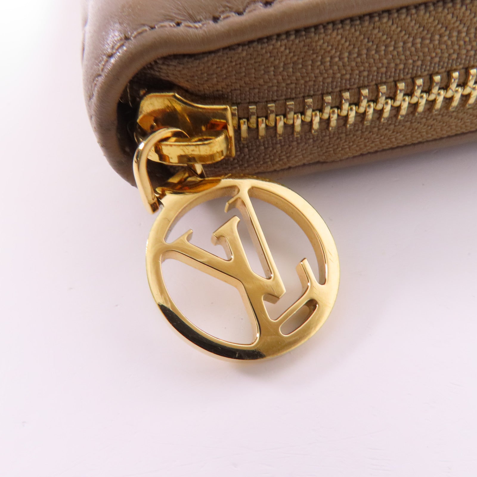 LOUIS VUITTON Monogram Coussin Zipper Long Wallet金扣長錢包
