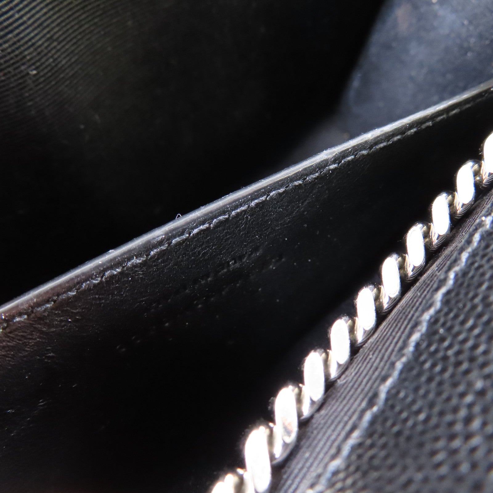 YVES SAINT LAURENT 牛皮皮革Chain Shoulder Bag銀扣鏈帶肩背袋