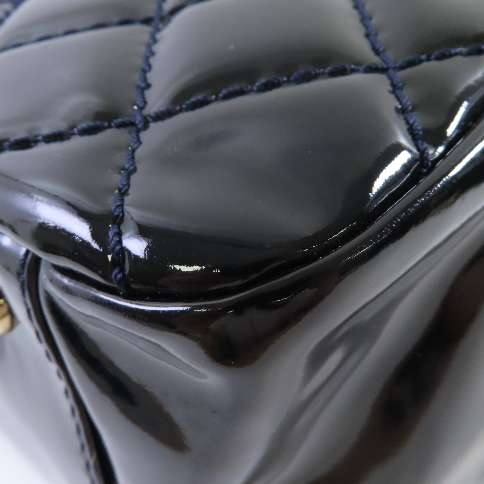 CHANEL 【激減優惠】菱格漆皮皮革Chain Shoulder Bag銀扣鏈帶肩背袋深寶藍色